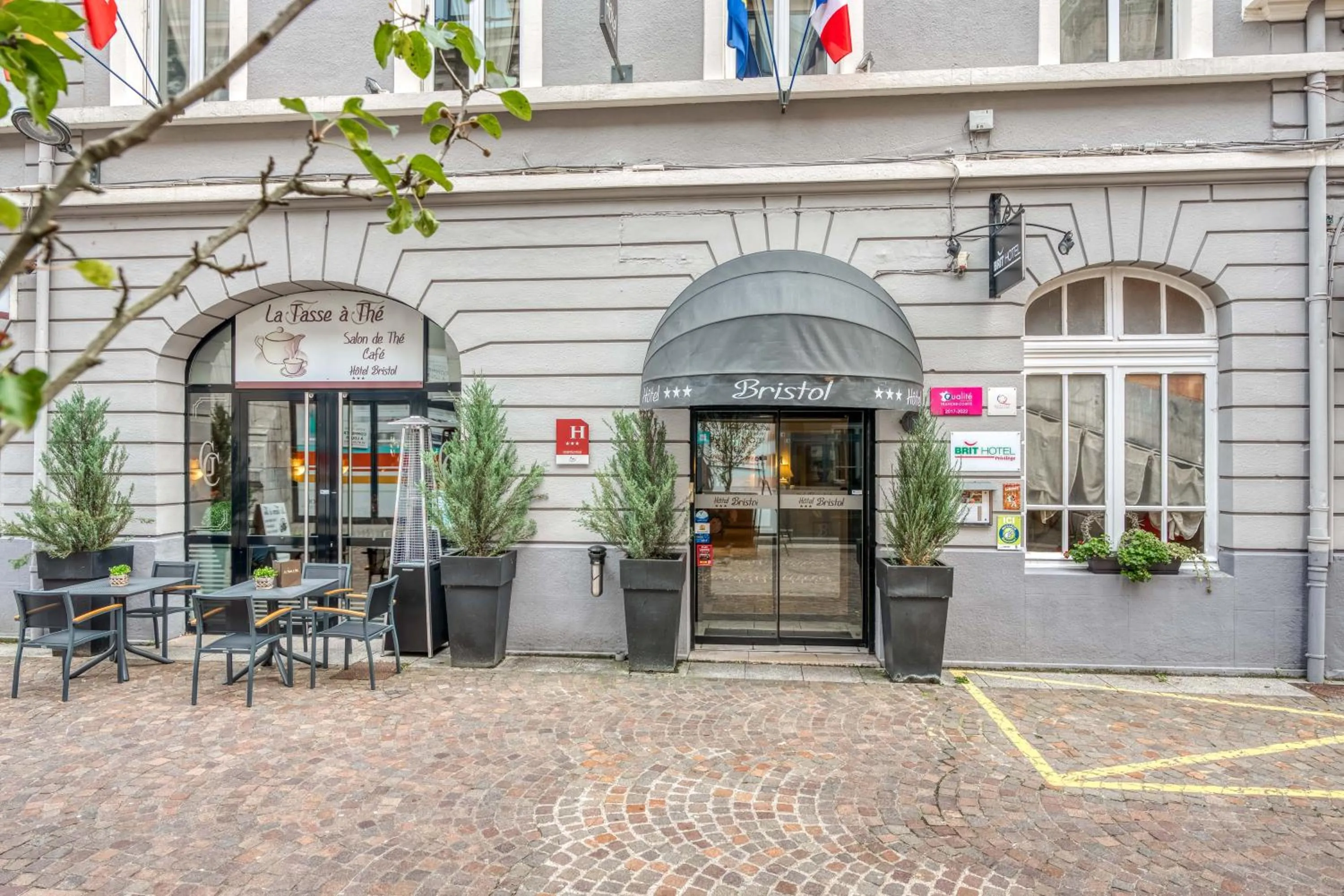 Facade/entrance in Brit Hotel Bristol Montbéliard Centre