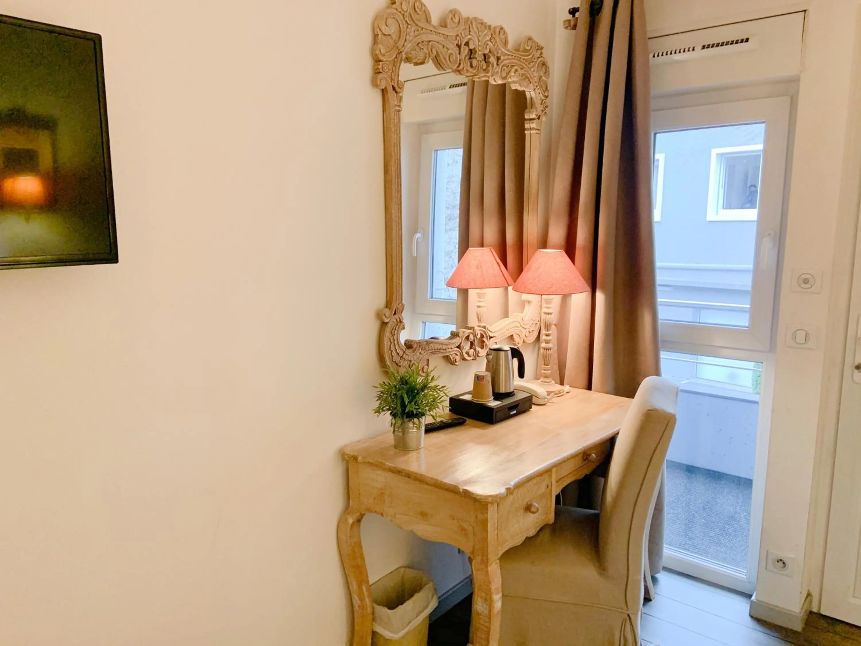 Bedroom in Brit Hotel Bristol Montbéliard Centre