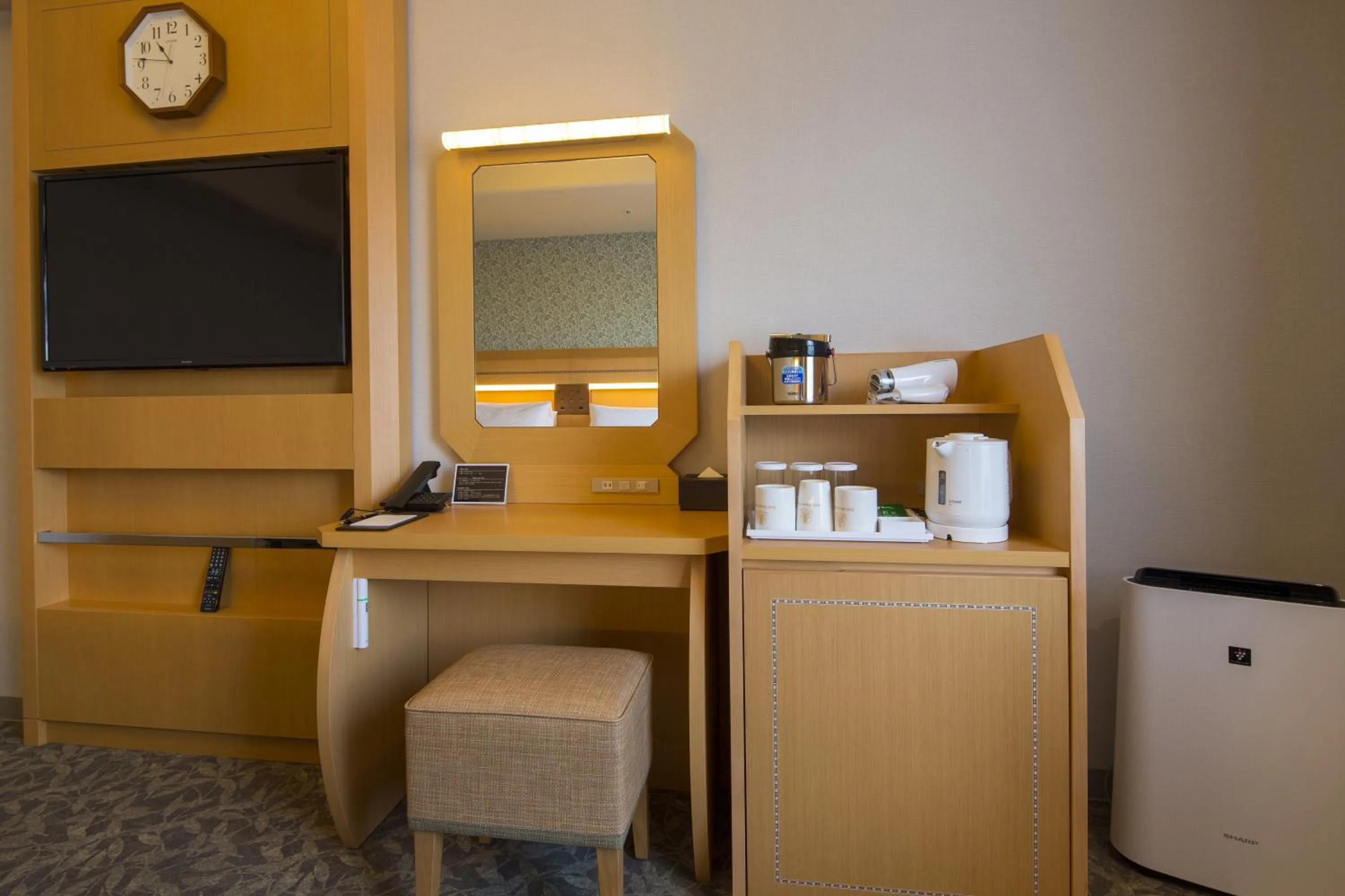 Photo of the whole room in Hotel Monterey Kobe