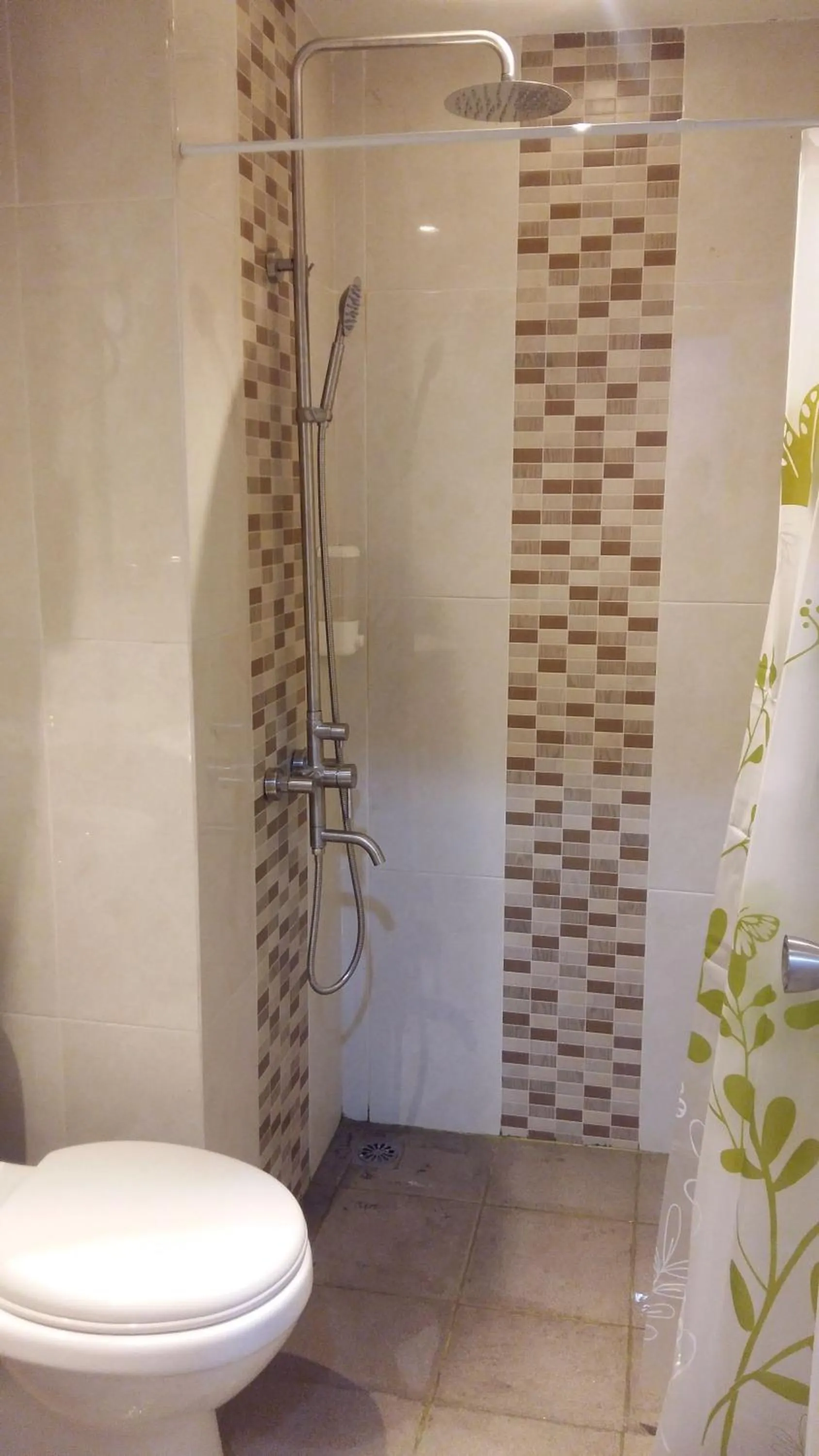 Shower in Apartment Grand Asia Afrika SKYEN