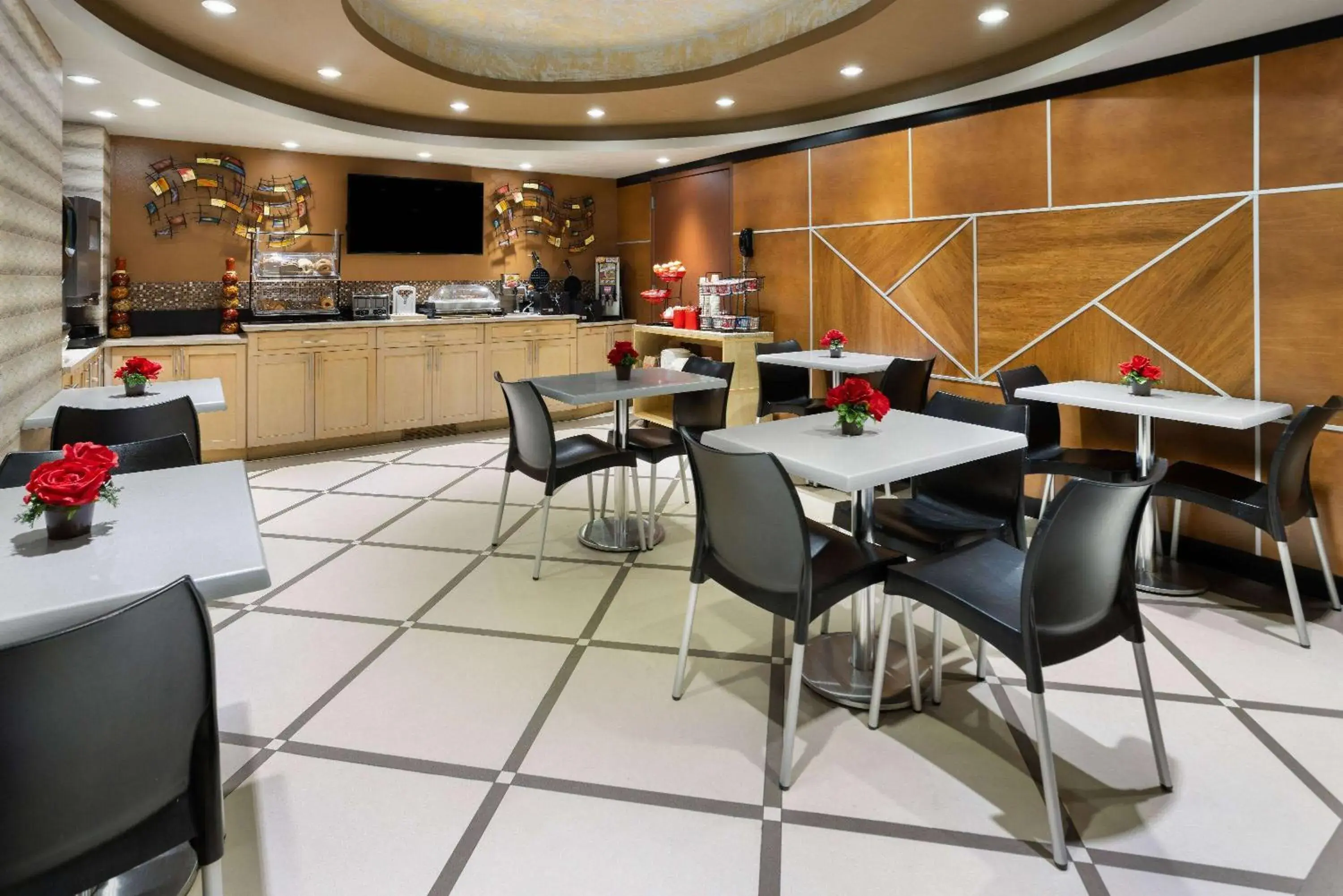 Property building in Ramada by Wyndham Bronx Property building in Ramada by Wyndham Bronx