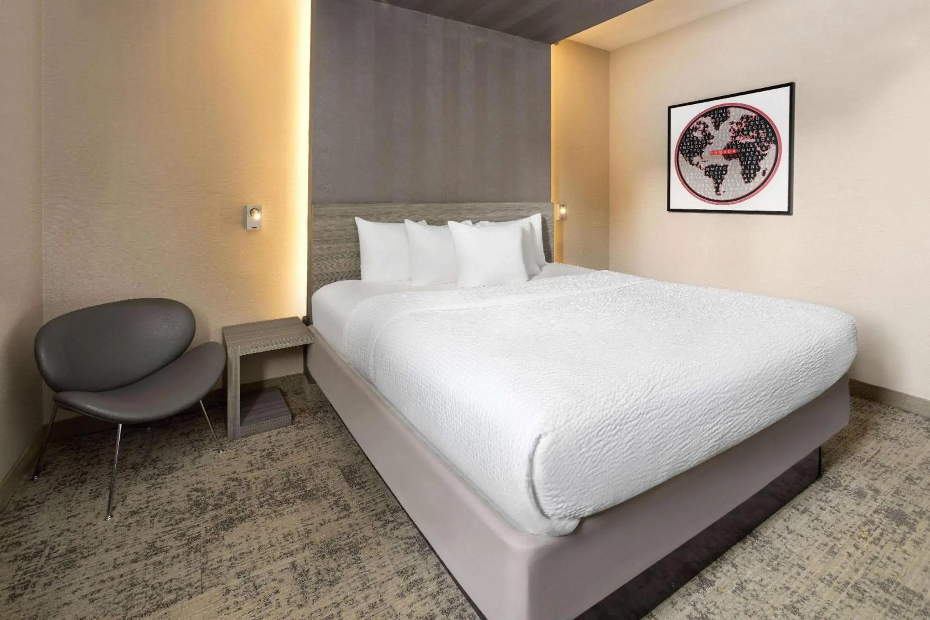 Bed in Ramada by Wyndham Bronx Bed in Ramada by Wyndham Bronx
