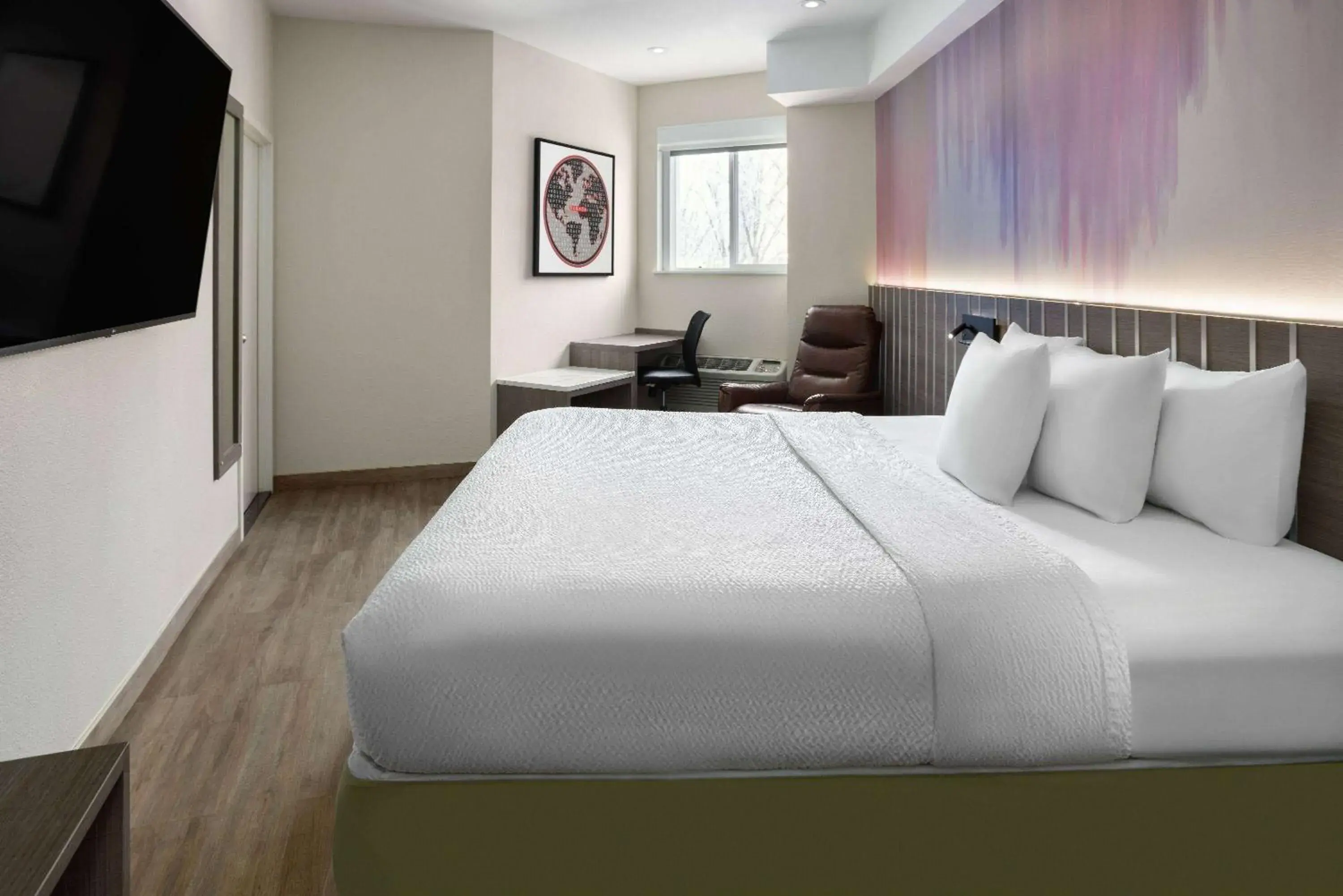 Bed in Ramada by Wyndham Bronx Bed in Ramada by Wyndham Bronx