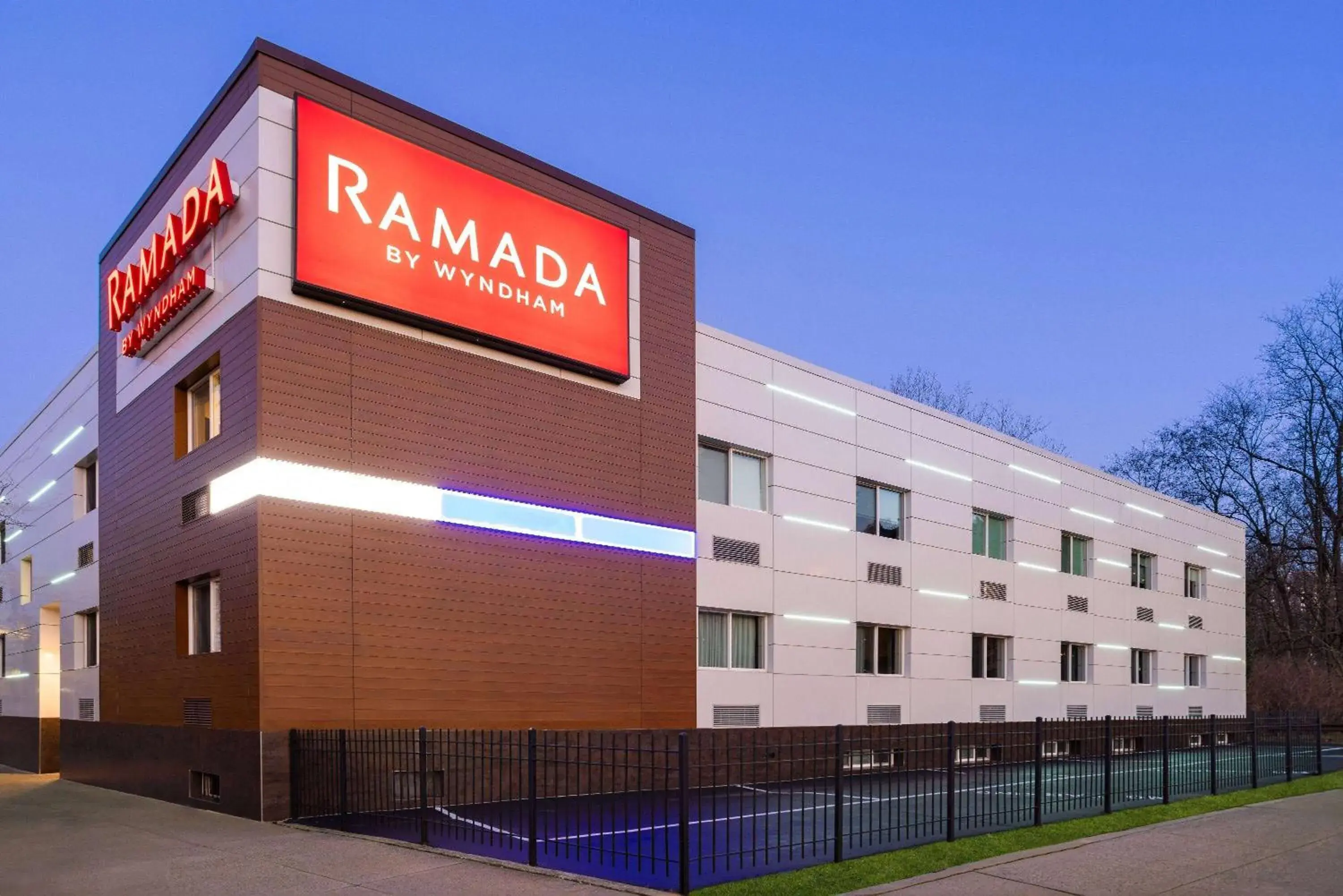 Property building in Ramada by Wyndham Bronx Property building in Ramada by Wyndham Bronx
