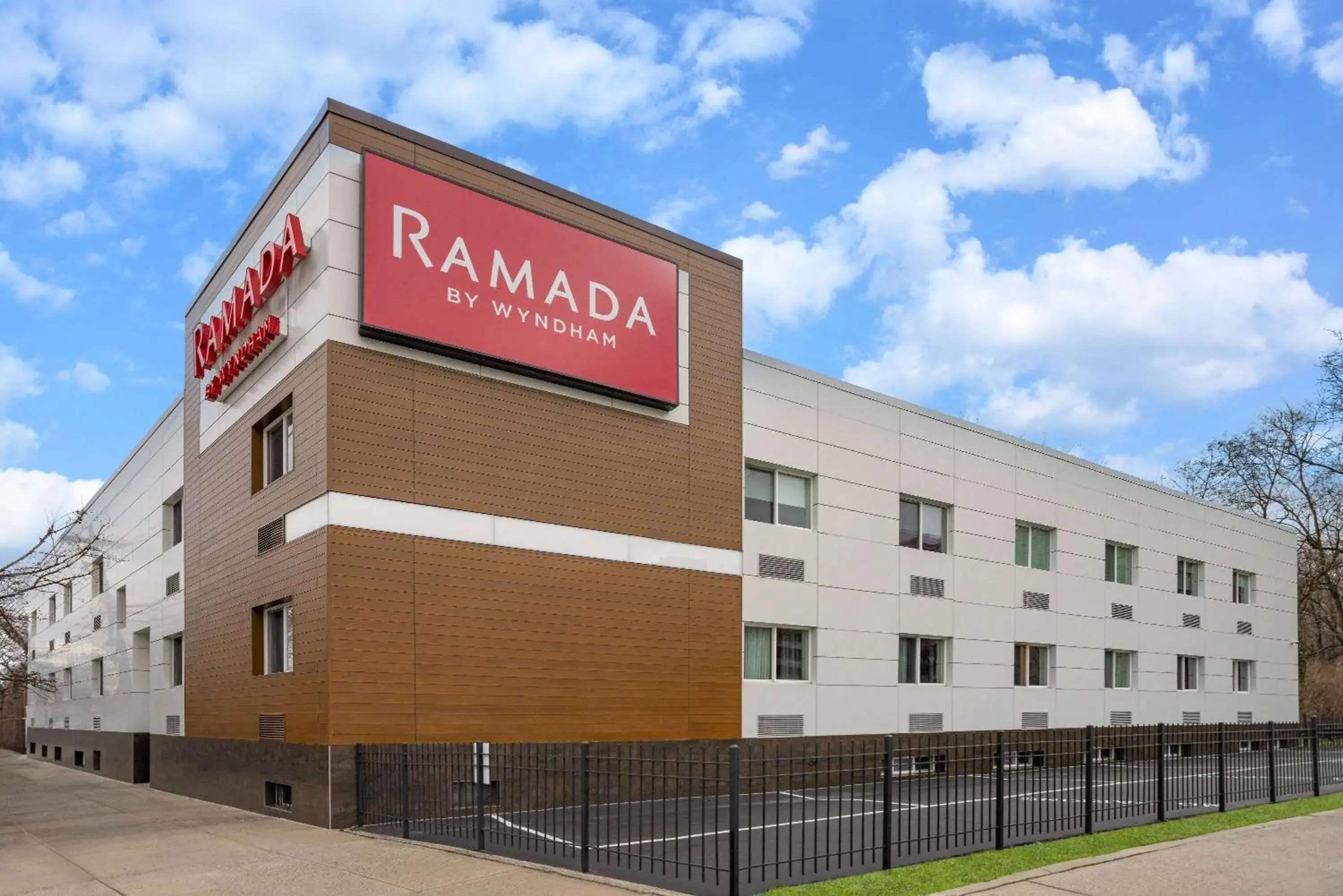 Property building in Ramada by Wyndham Bronx Property building in Ramada by Wyndham Bronx
