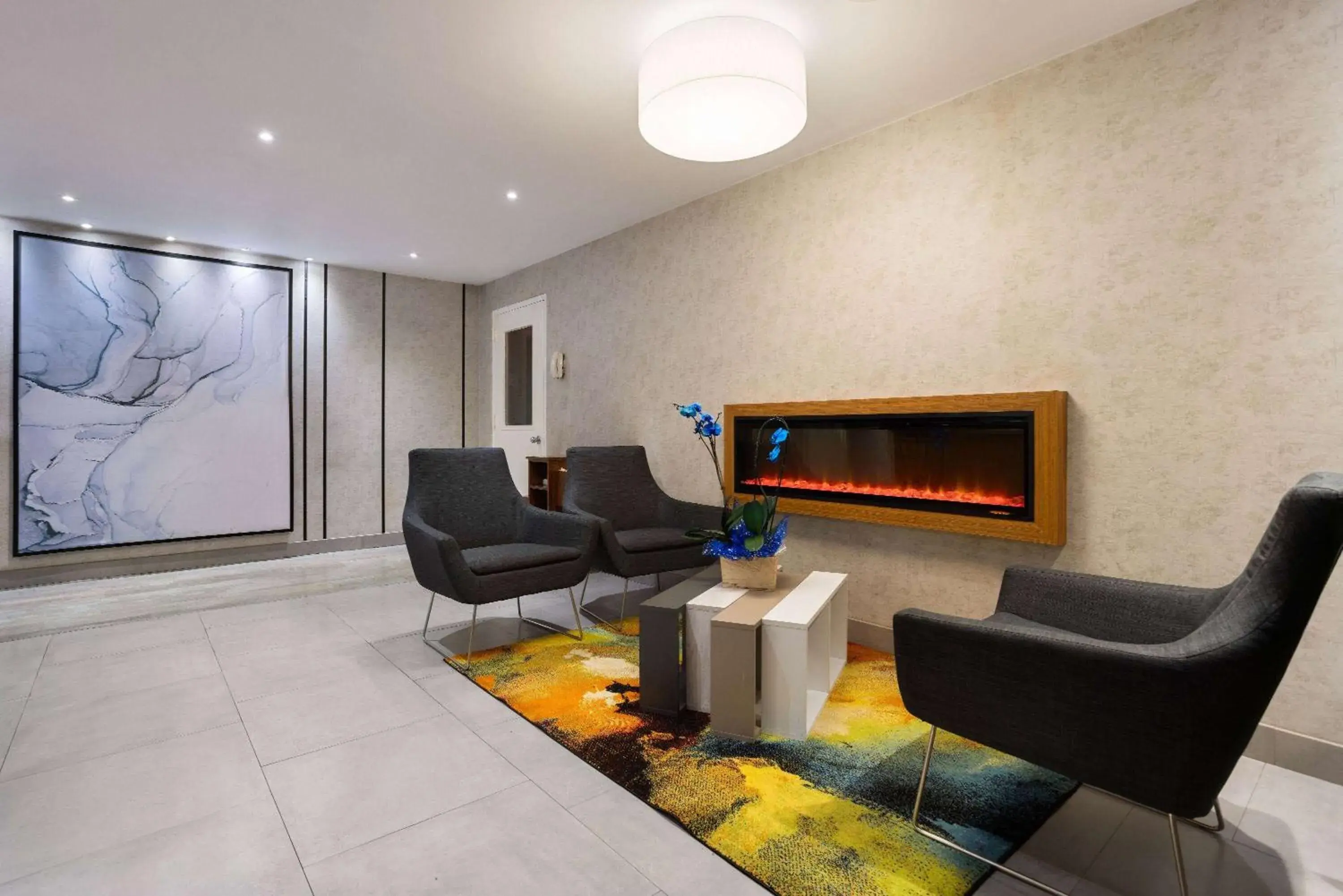 Lobby or reception in Ramada by Wyndham Bronx Lobby or reception in Ramada by Wyndham Bronx