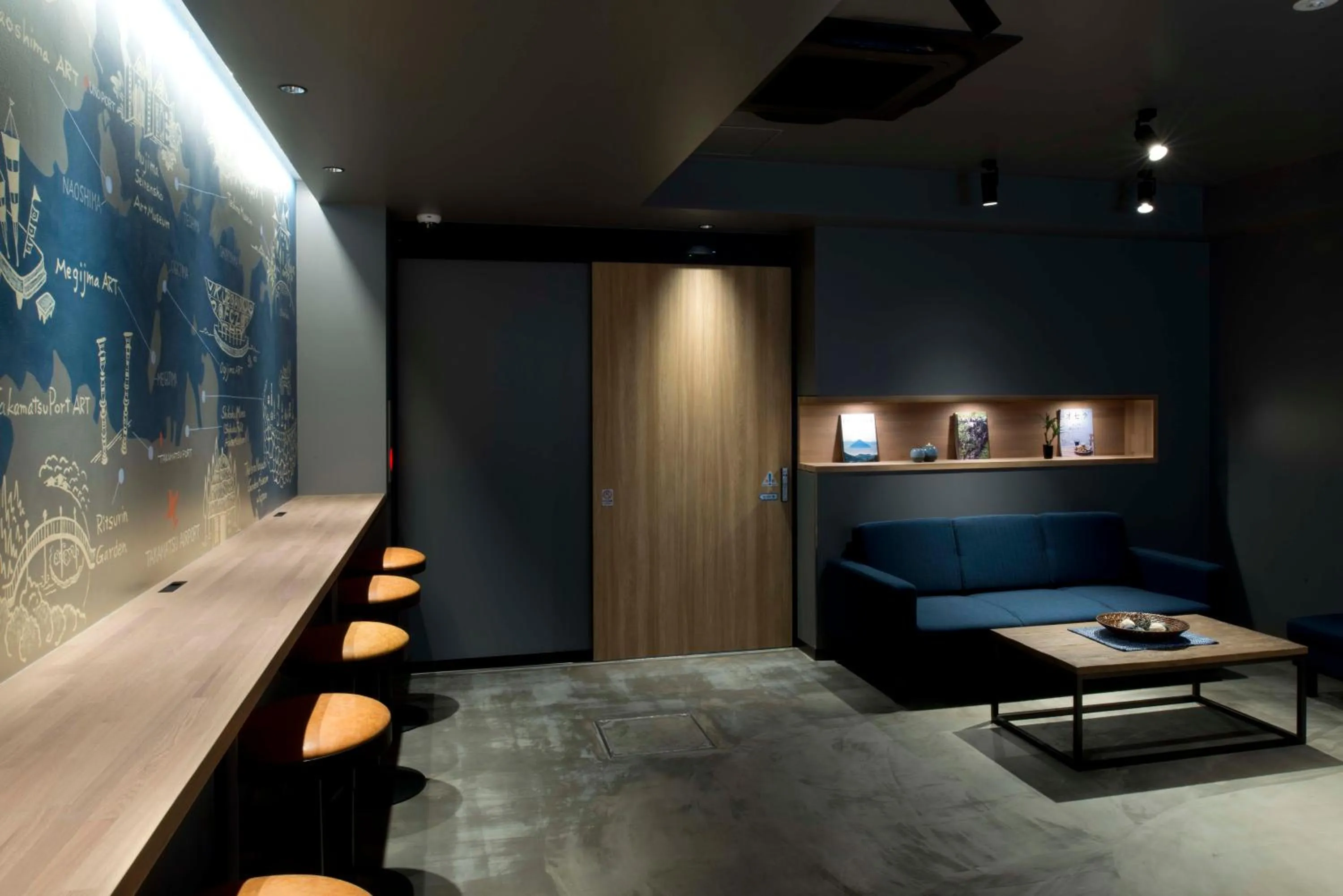 ALPHABED INN Takamatsuekimae