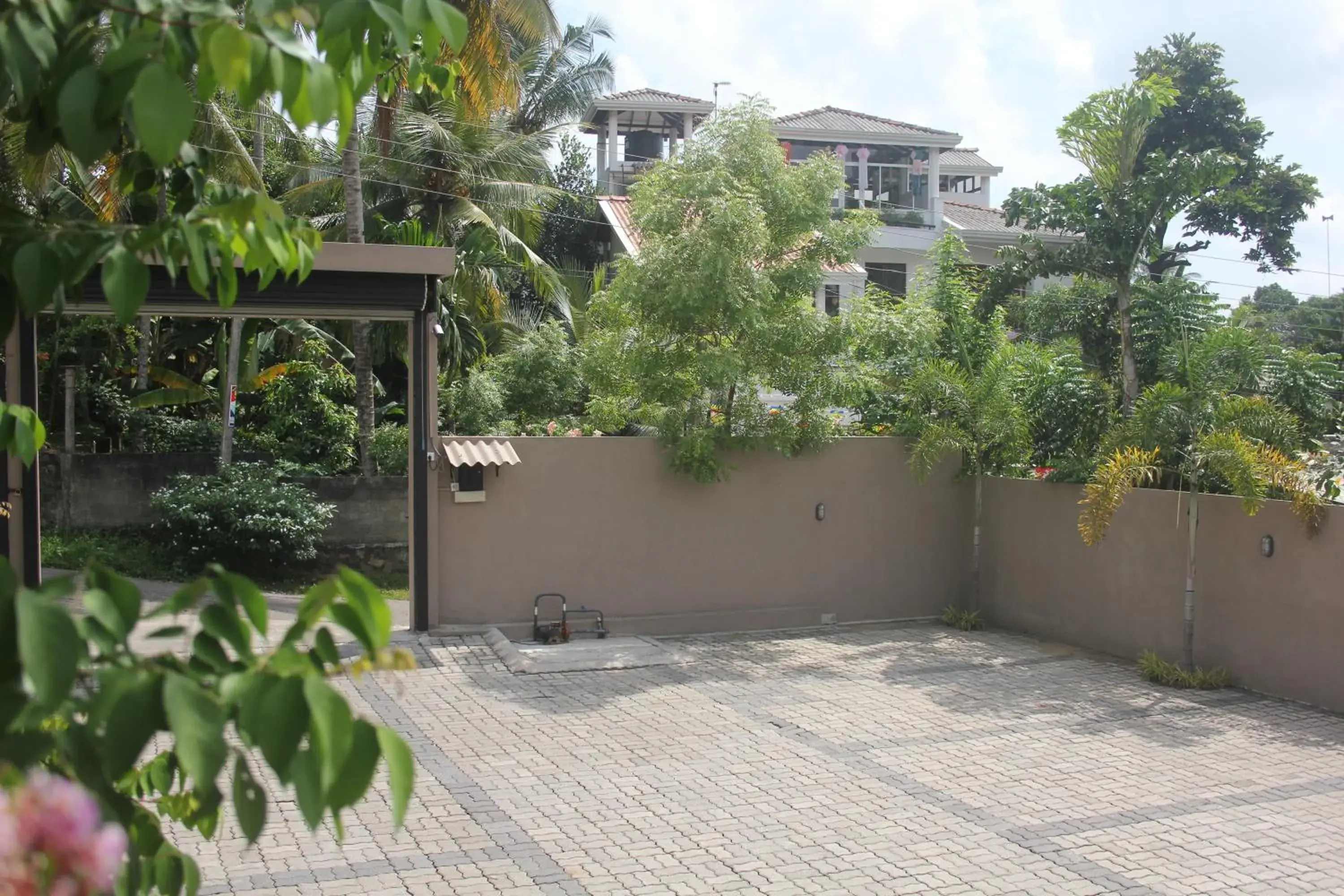 Grand 7 Hotel Thalawathugoda Grand 7 Hotel Thalawathugoda