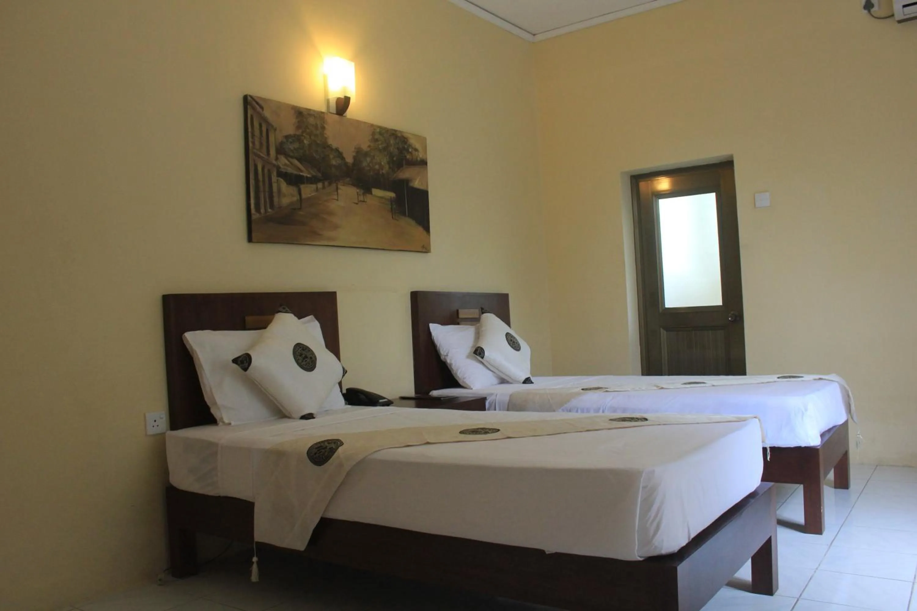 Photo of the whole room, Bed in Grand 7 Hotel Thalawathugoda