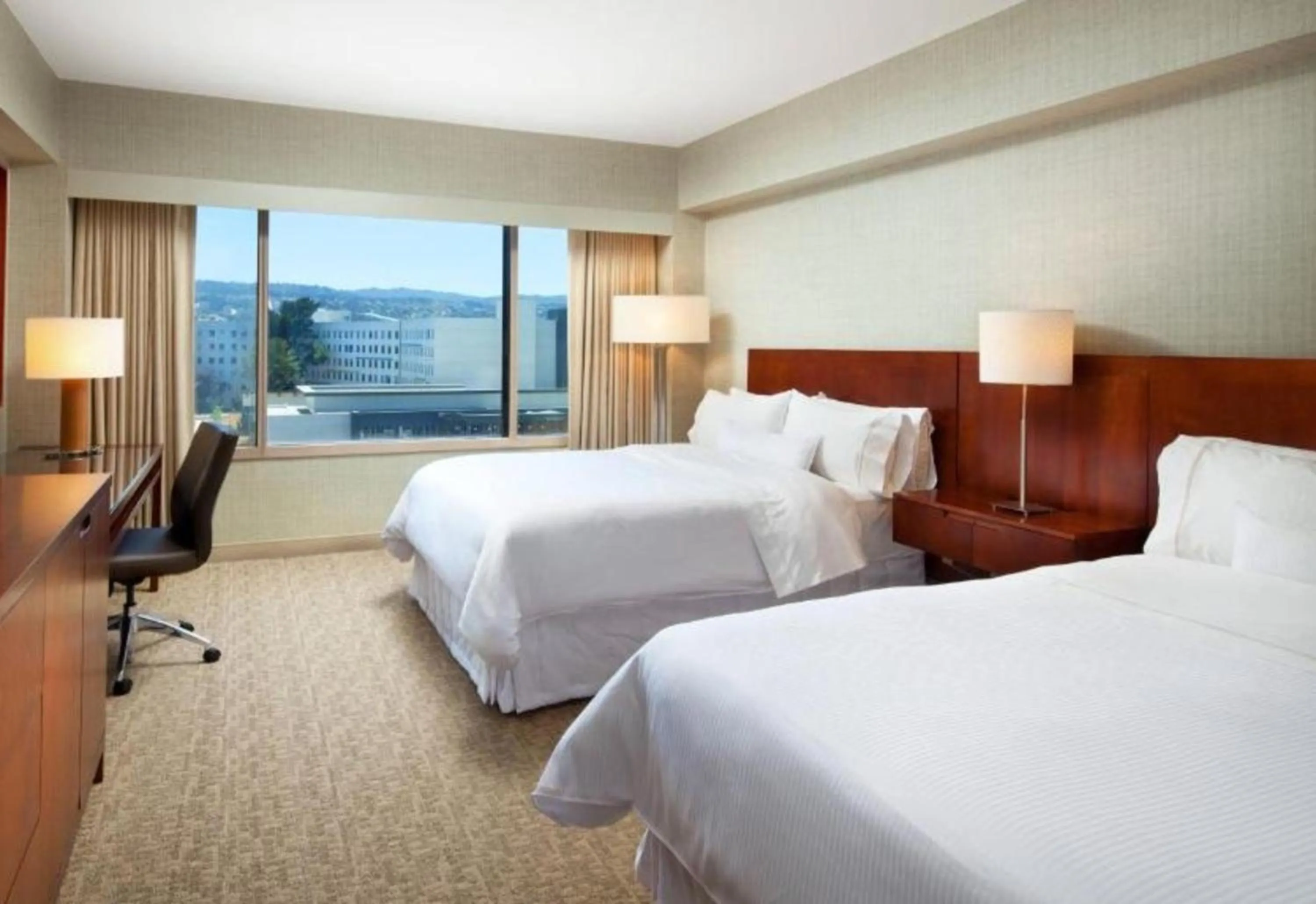 Bedroom, Bed in The Westin San Francisco Airport