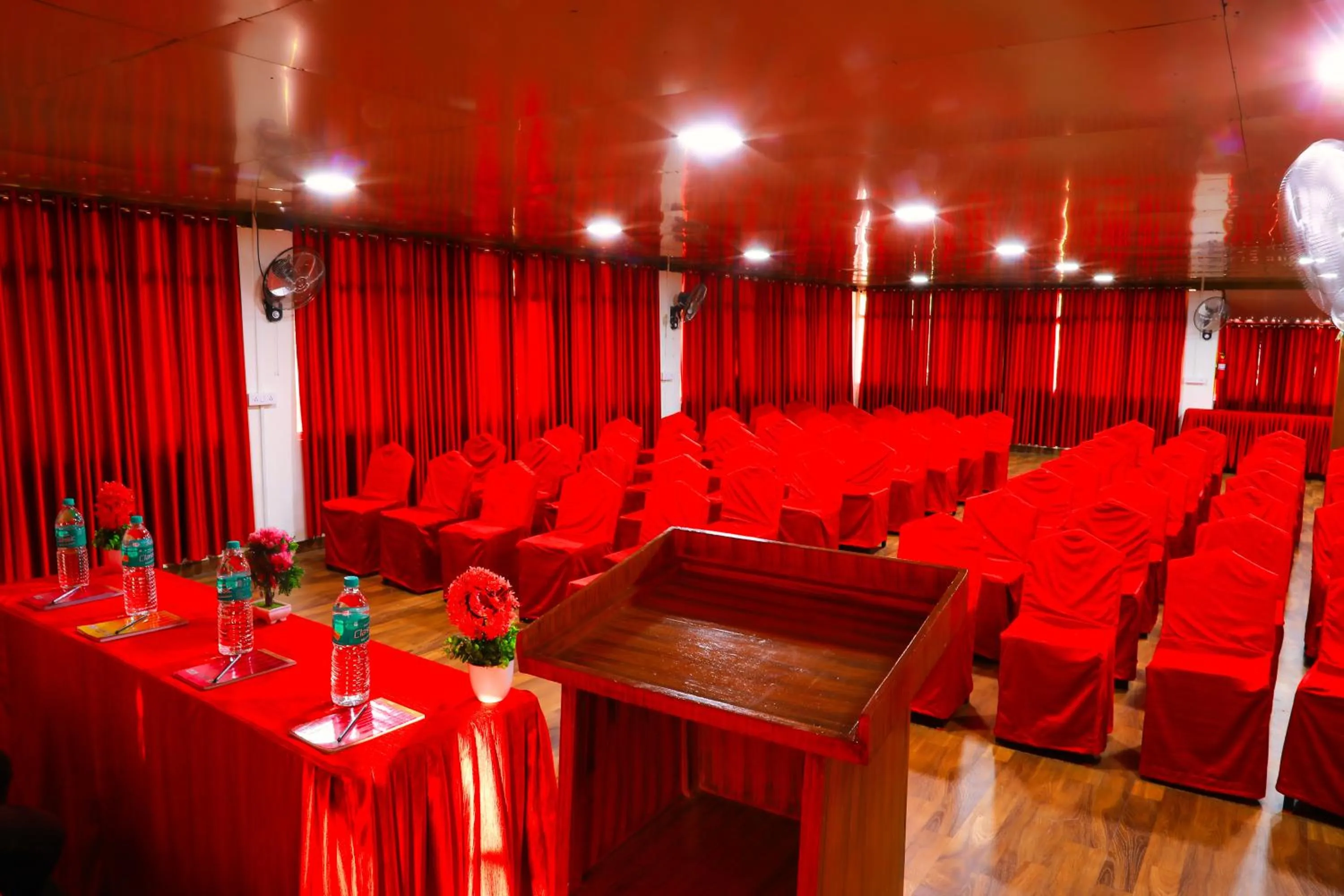 Banquet/Function facilities in SS Silver Oaks Resort