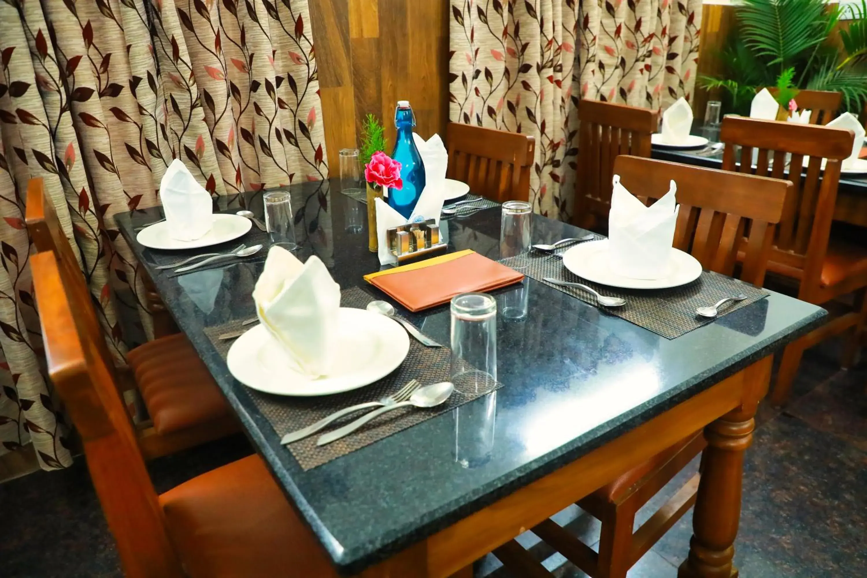 Restaurant/places to eat in SS Silver Oaks Resort Restaurant/places to eat in SS Silver Oaks Resort