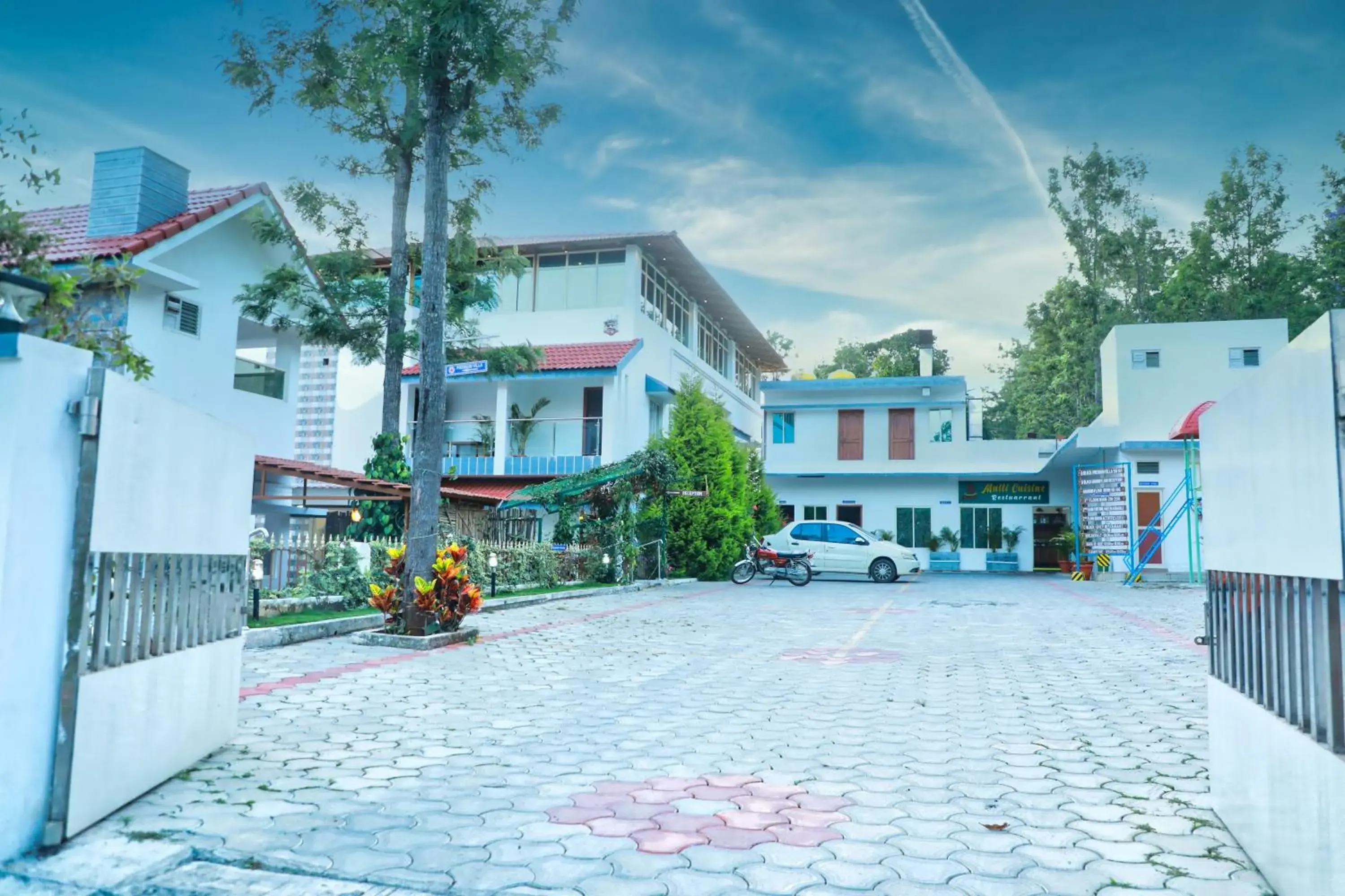 Facade/entrance in SS Silver Oaks Resort Facade/entrance in SS Silver Oaks Resort