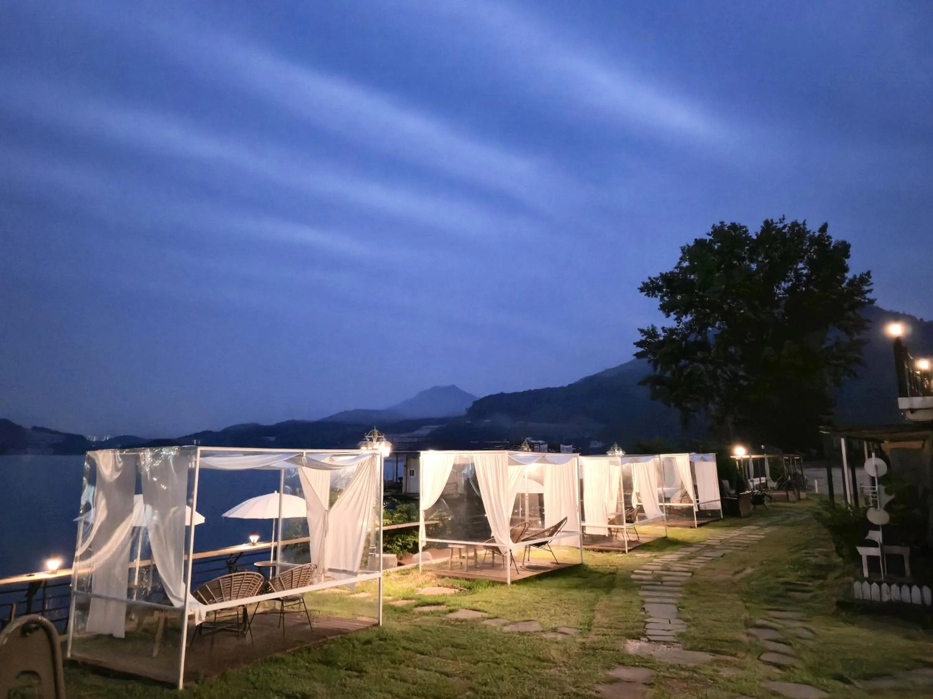 Lake view in Interlaken Stay