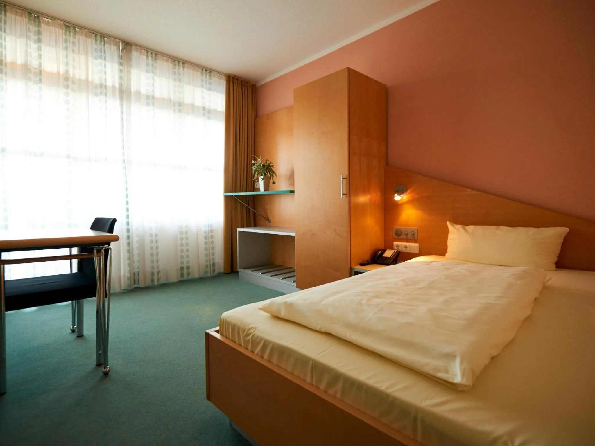 Bed in Sportschule Oberhaching