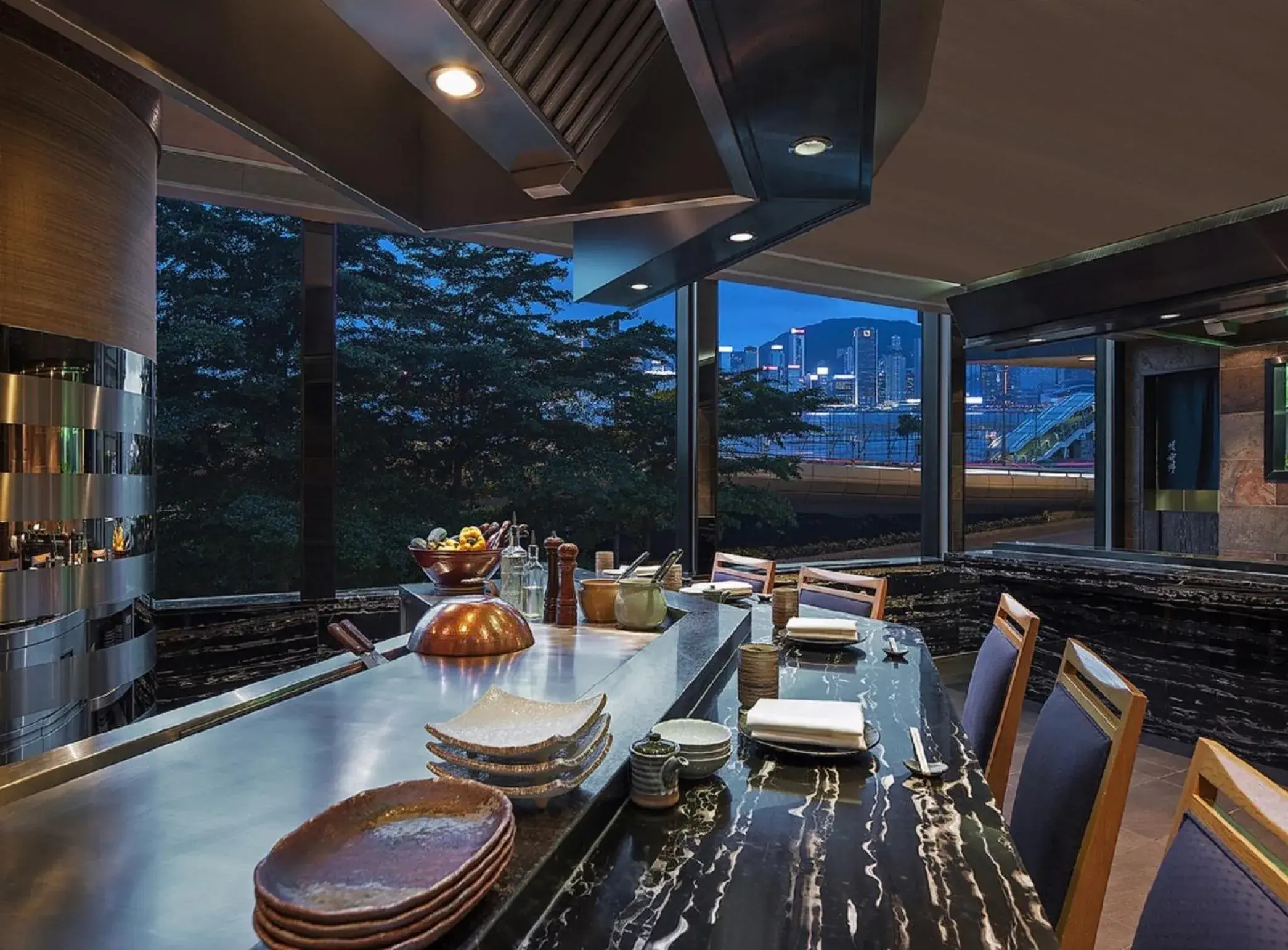 Restaurant/places to eat in New World Millennium Hong Kong Hotel Restaurant/places to eat in New World Millennium Hong Kong Hotel