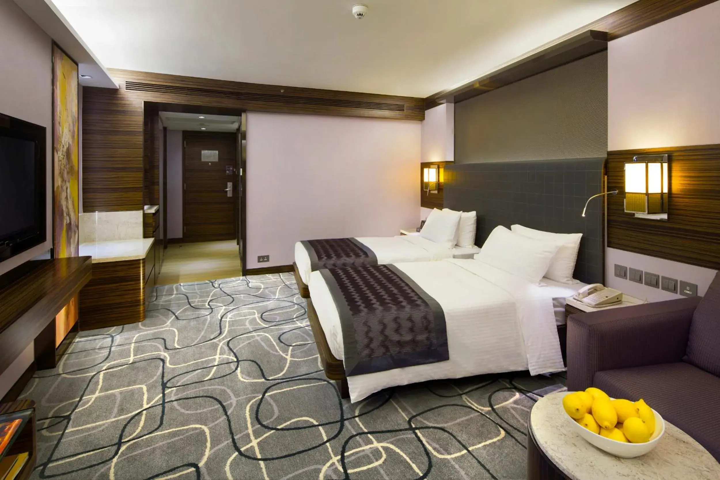 Residence Club City View Room with Executive Lounge Access in New World Millennium Hong Kong Hotel Residence Club City View Room with Executive Lounge Access in New World Millennium Hong Kong Hotel