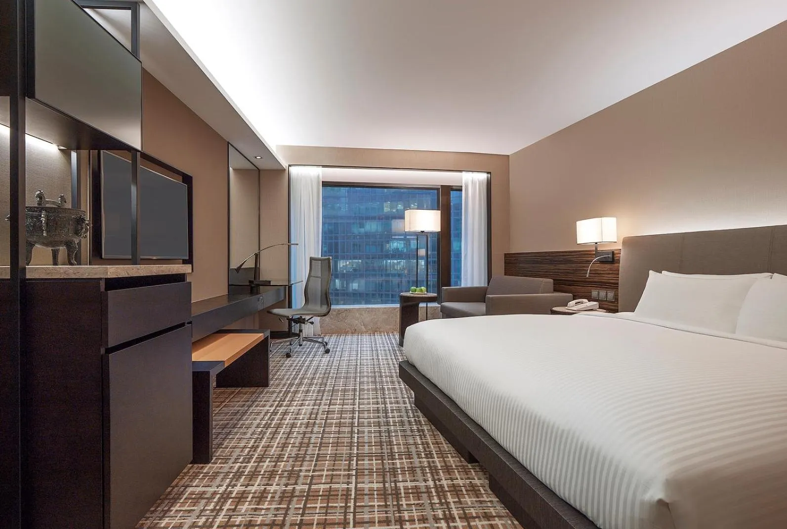 Bedroom, Bed in New World Millennium Hong Kong Hotel