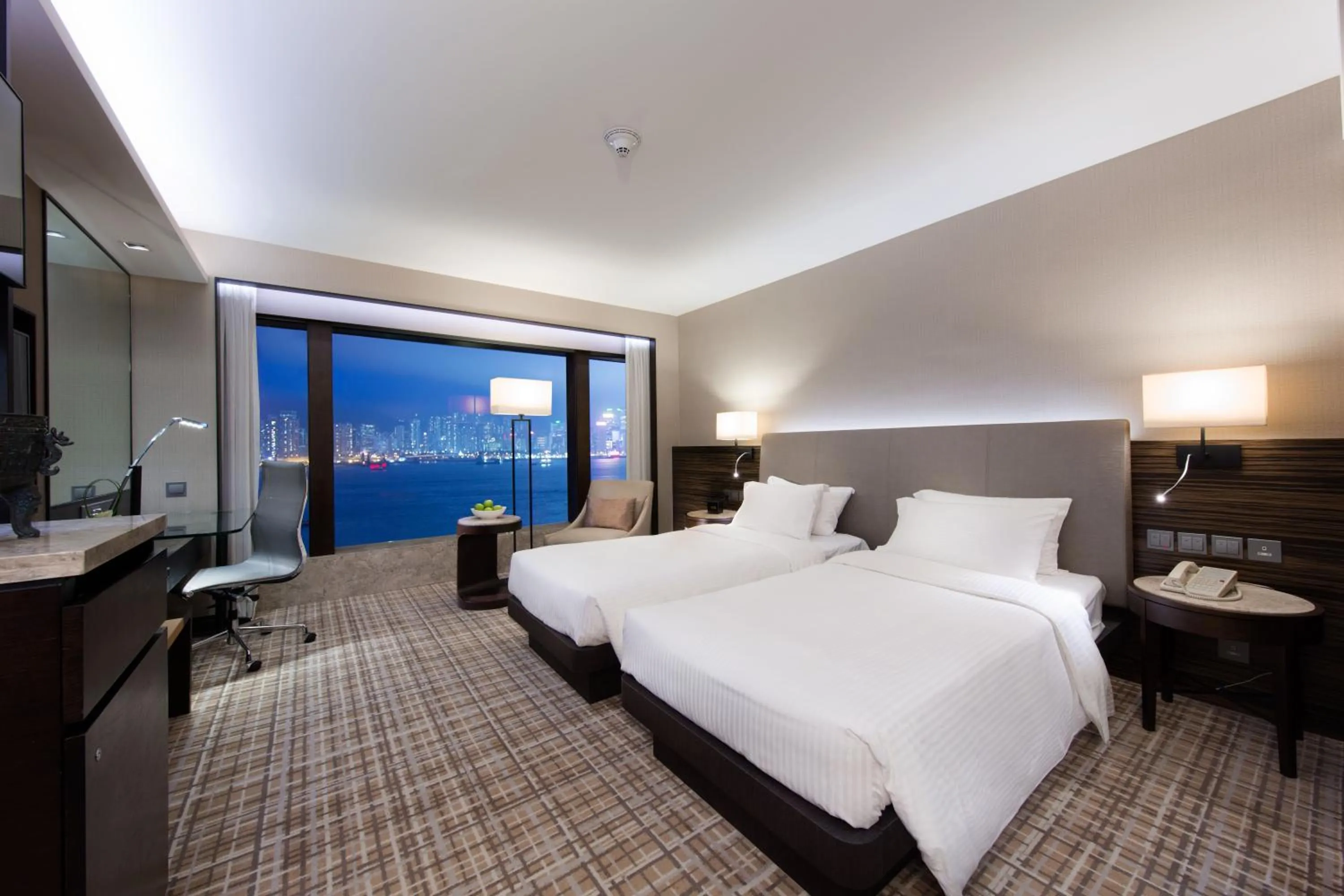 Photo of the whole room, Bed in New World Millennium Hong Kong Hotel