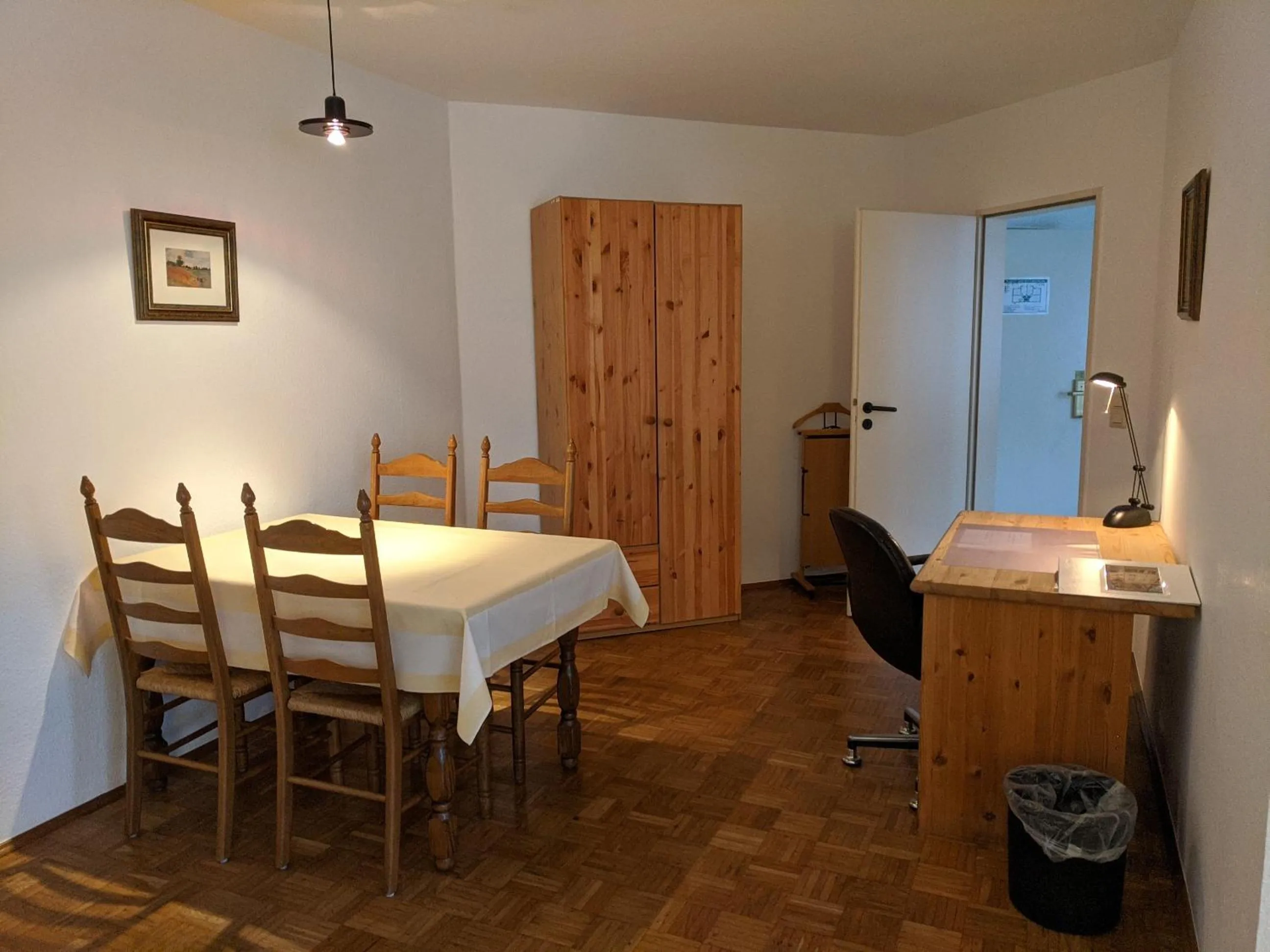 Dining area in Apparthaus Arosa