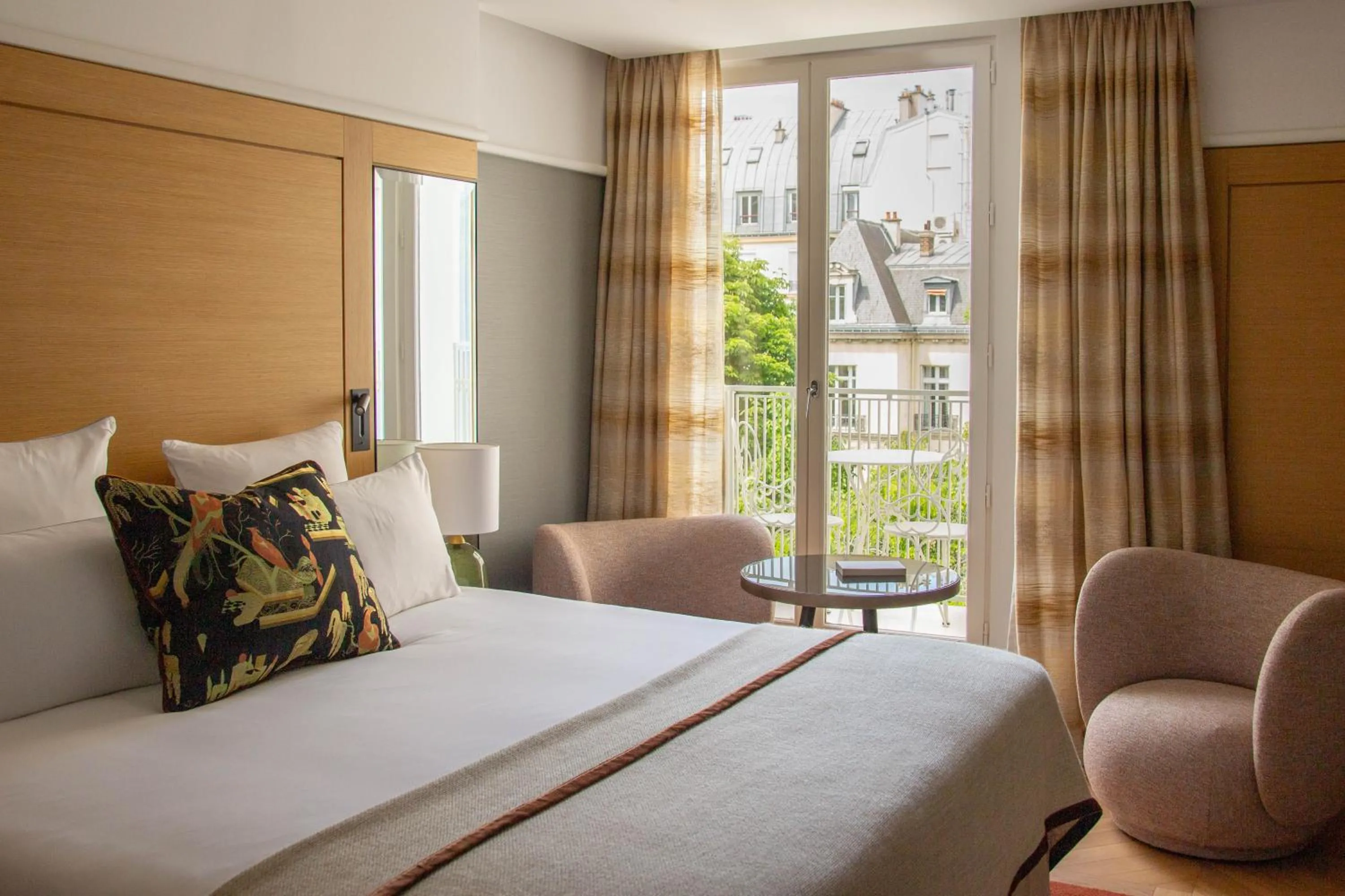 Bed in Hôtel De Sers Champs Elysées Paris