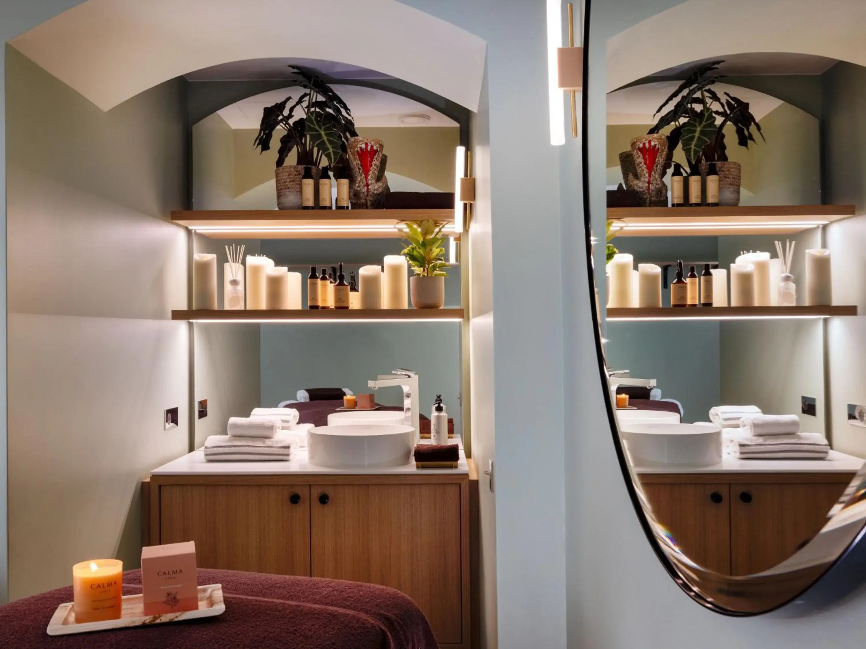 Spa and wellness centre/facilities in Hôtel De Sers Champs Elysées Paris Spa and wellness centre/facilities in Hôtel De Sers Champs Elysées Paris