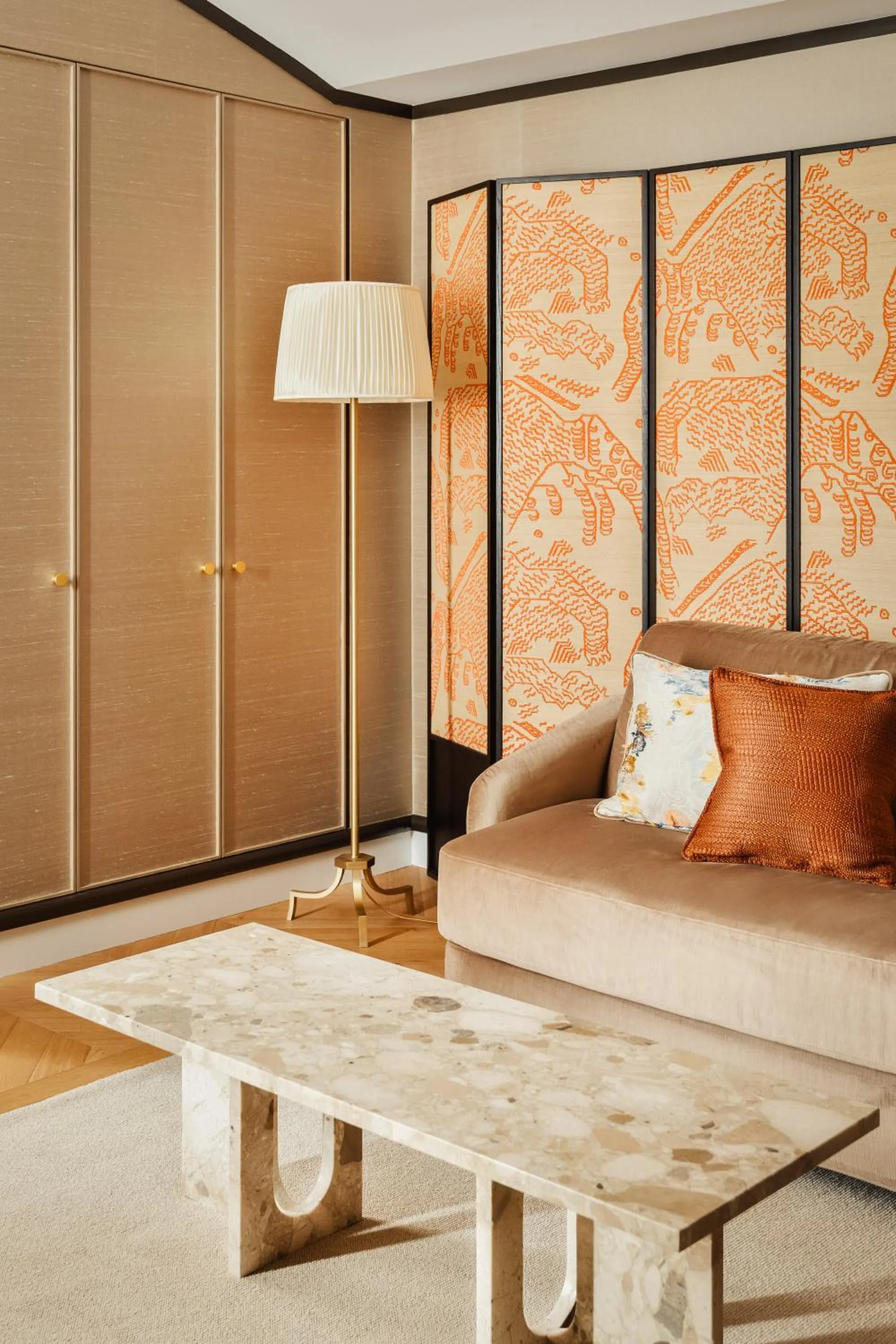 Living room, Bed in Hôtel De Sers Champs Elysées Paris