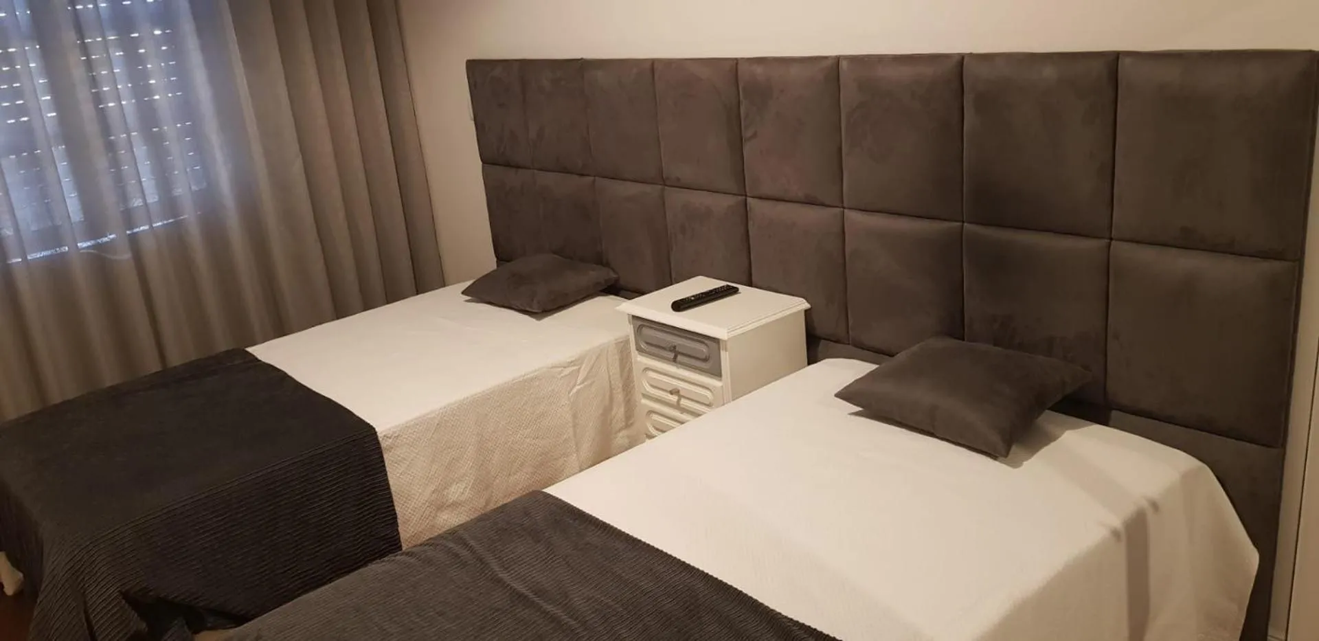 Twin Room with Bathroom - single occupancy in Residencial Solar da Estação