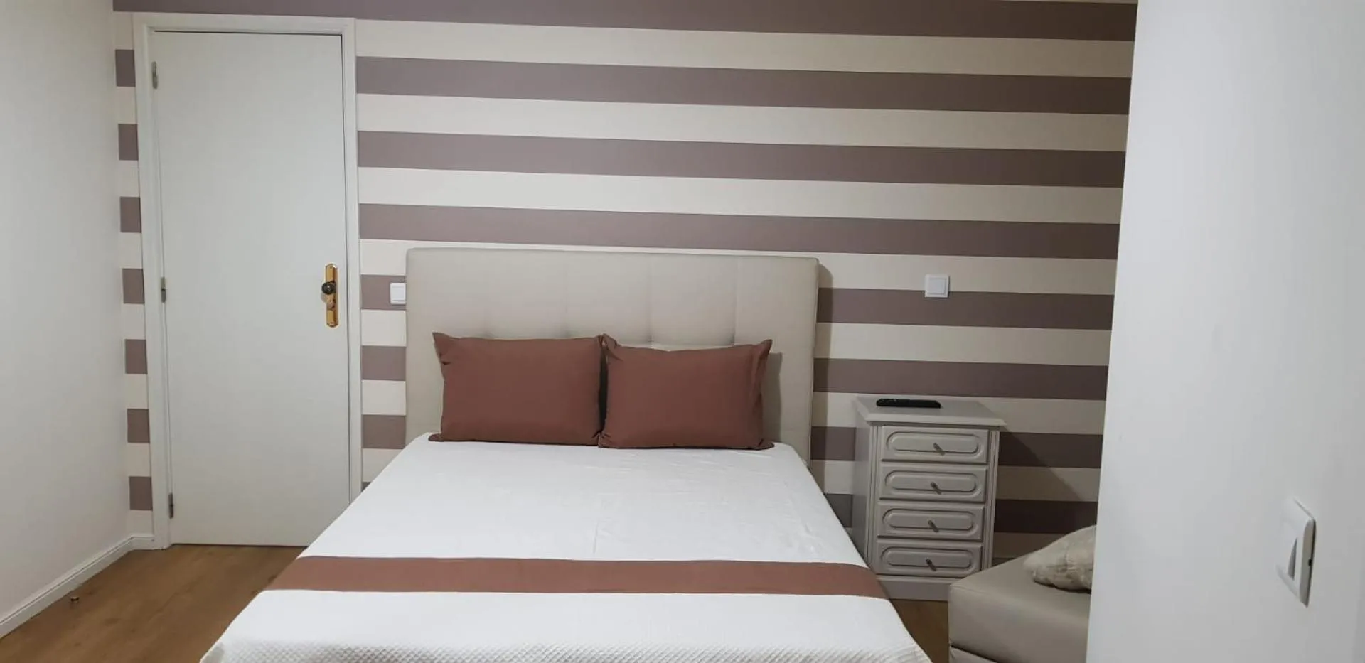 Double Room - single occupancy in Residencial Solar da Estação