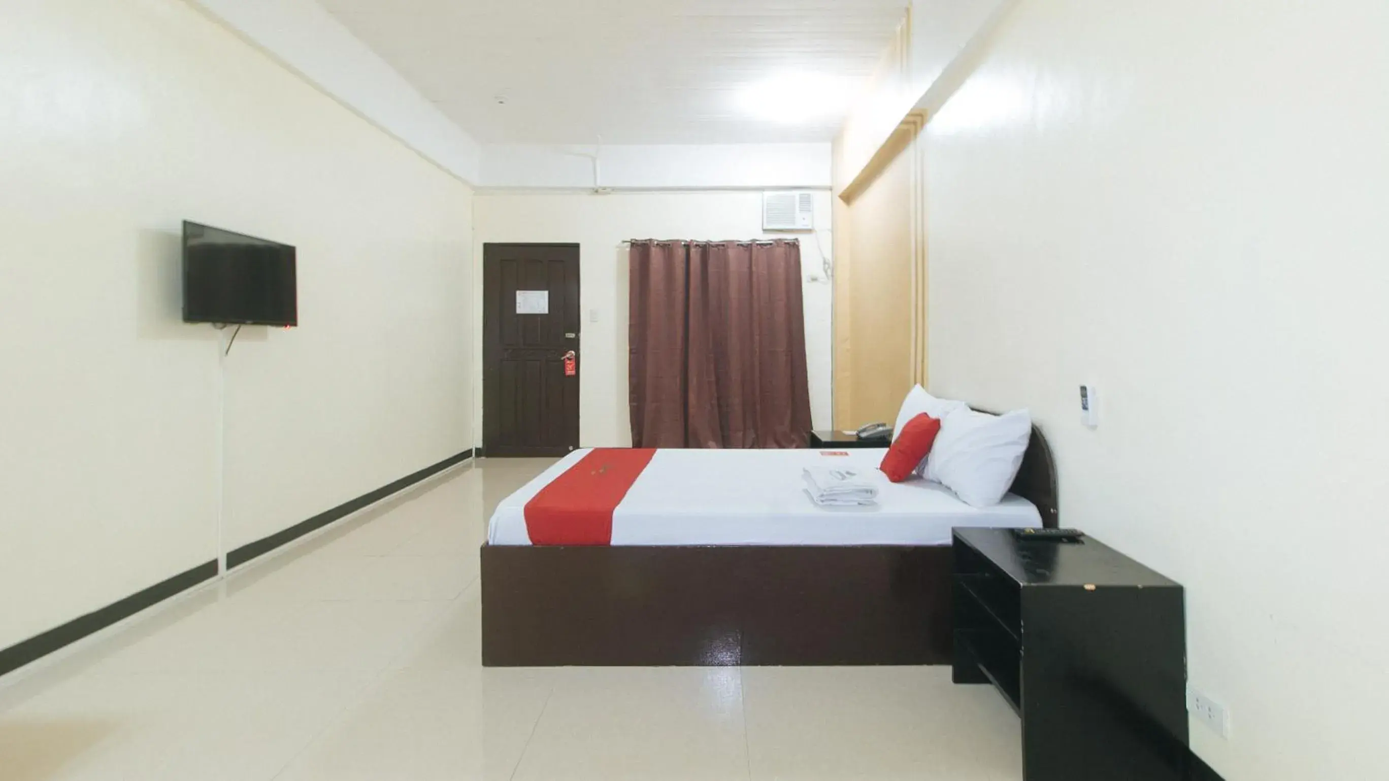 Bed in RedDoorz near SM City Muntinlupa Bed in RedDoorz near SM City Muntinlupa