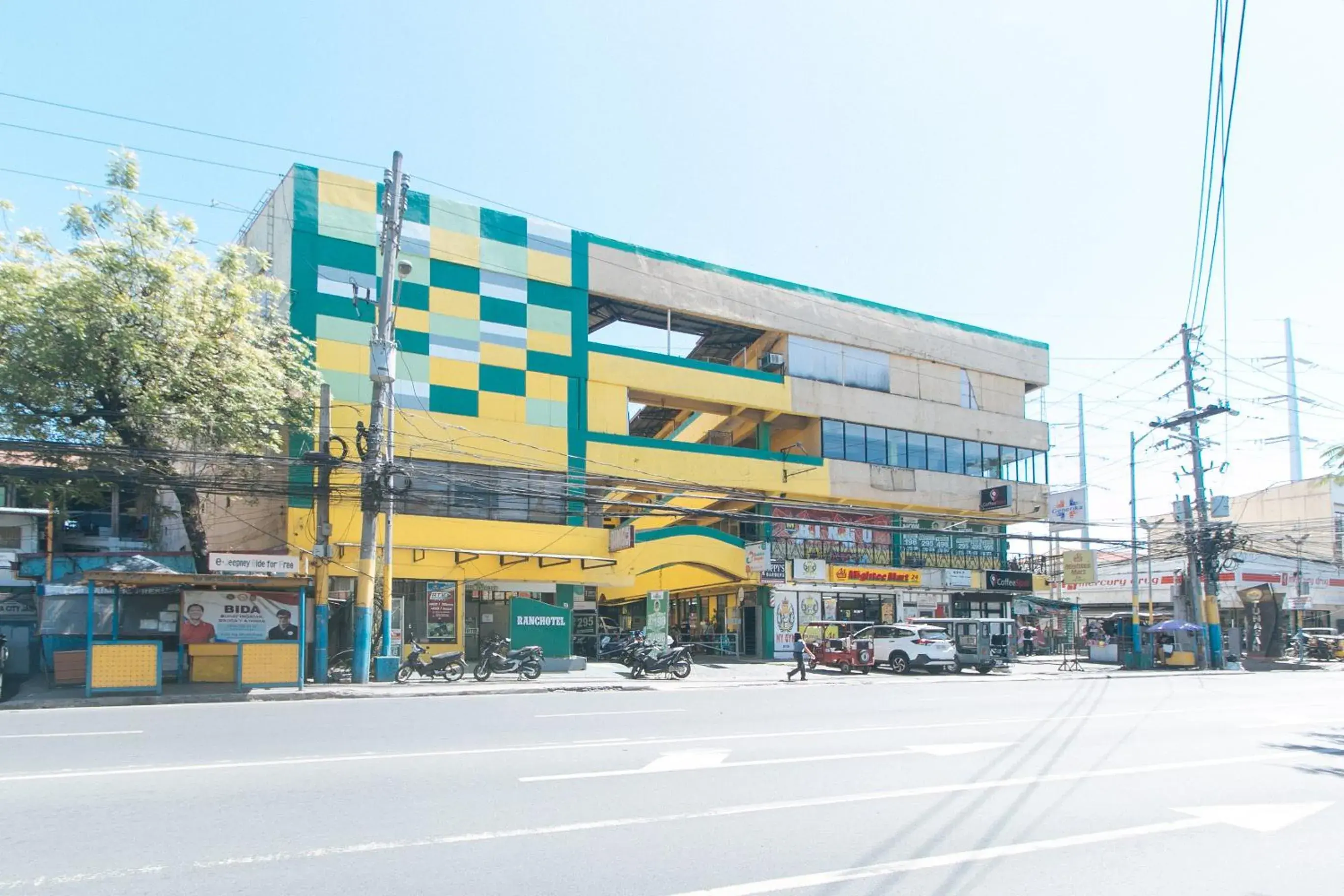 Property building in RedDoorz near SM City Muntinlupa Property building in RedDoorz near SM City Muntinlupa