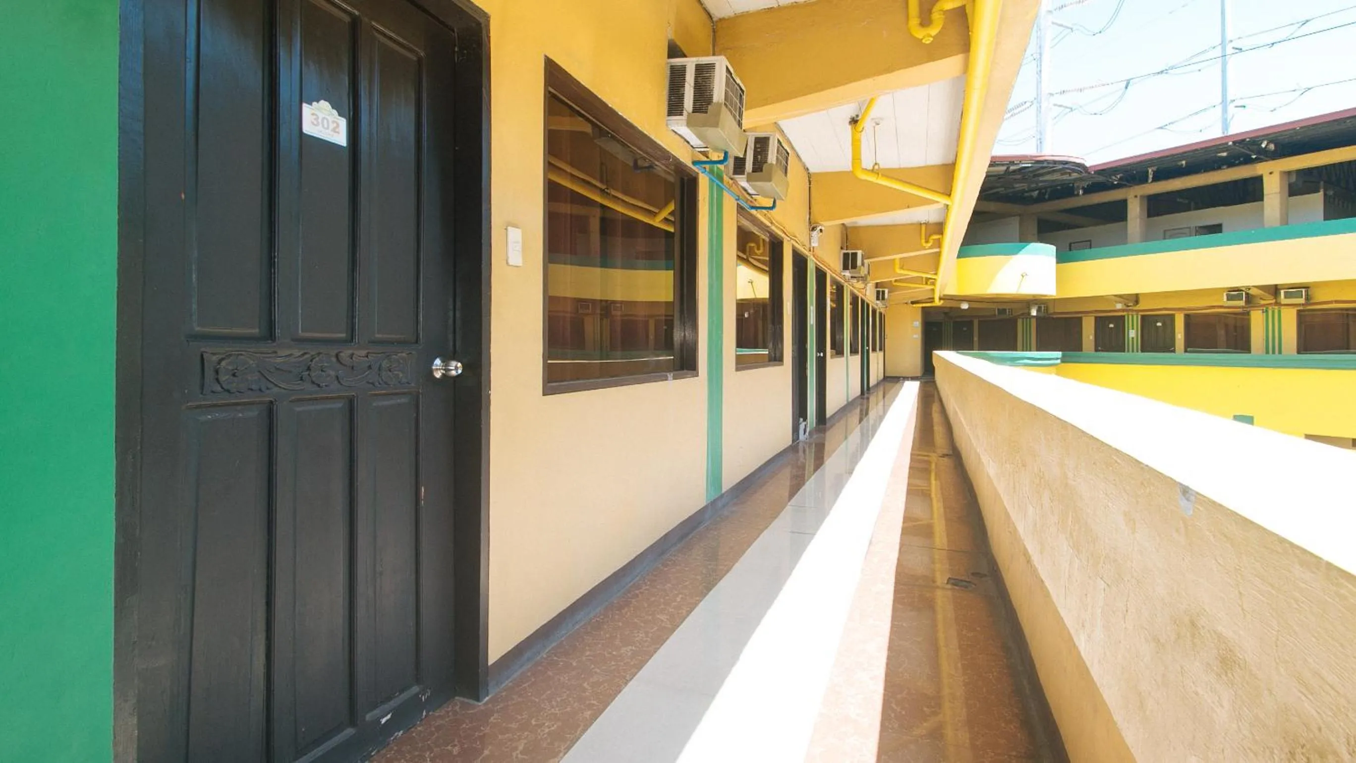 Day in RedDoorz near SM City Muntinlupa