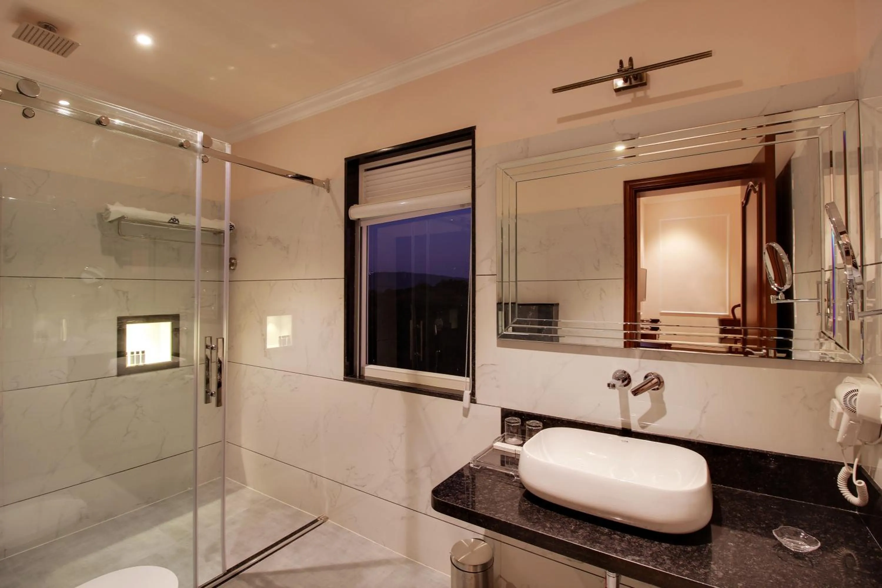 Bathroom in Jhadol Vijay Vilas Near Lake Pichola