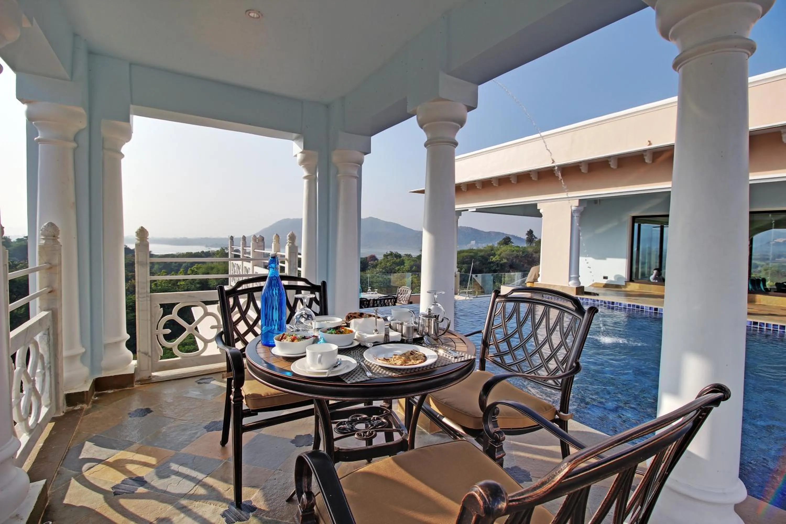 Restaurant/places to eat in Jhadol Vijay Vilas Near Lake Pichola