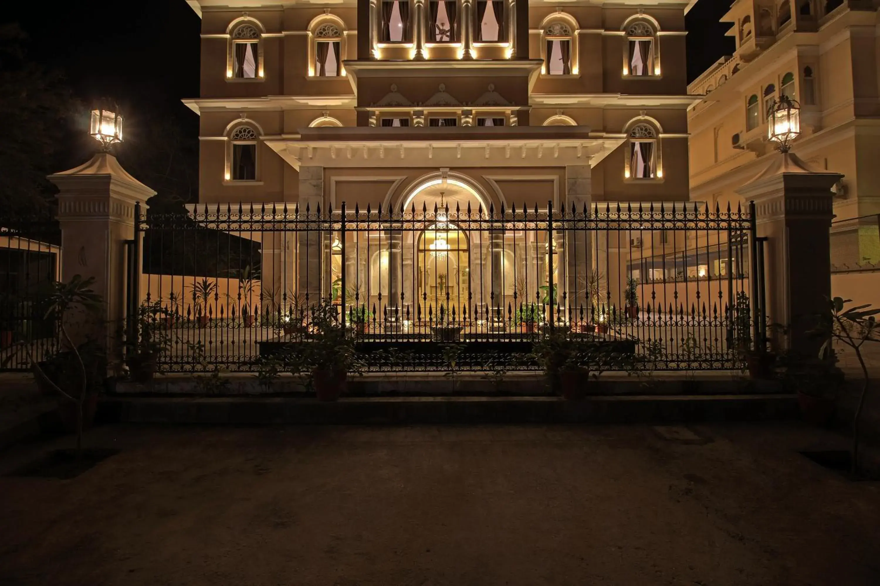 Jhadol Vijay Vilas Near Lake Pichola Jhadol Vijay Vilas Near Lake Pichola