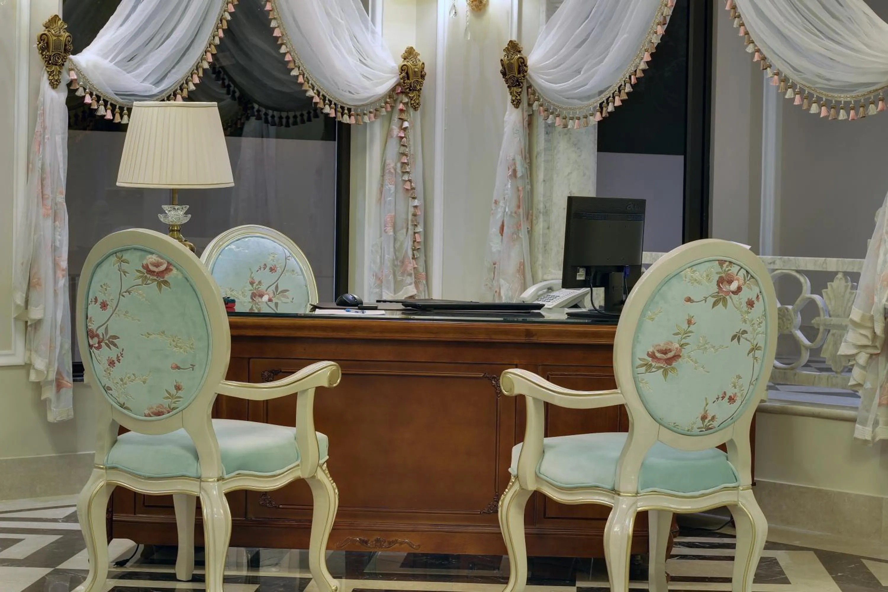 Seating area in Jhadol Vijay Vilas Near Lake Pichola