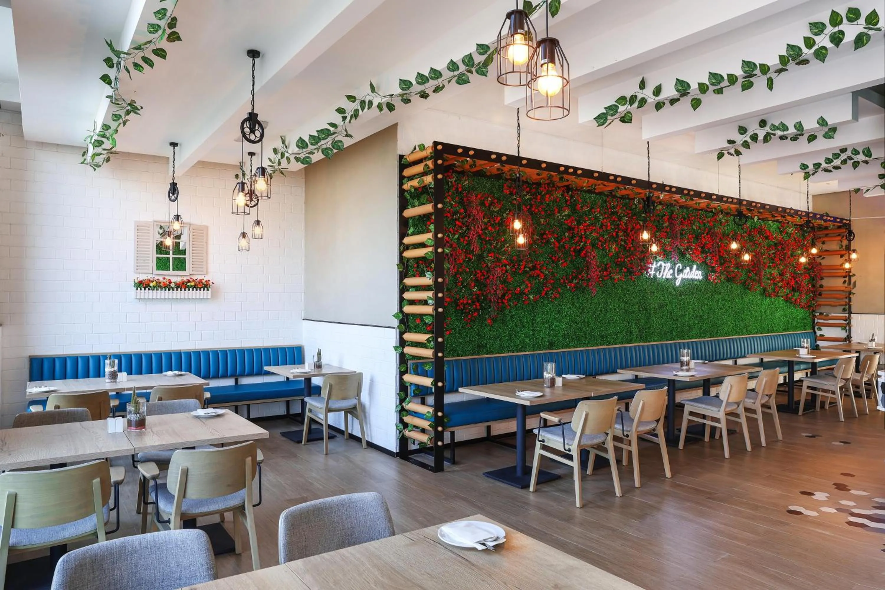 Restaurant/places to eat in JA The Manor Hotel, Dubai