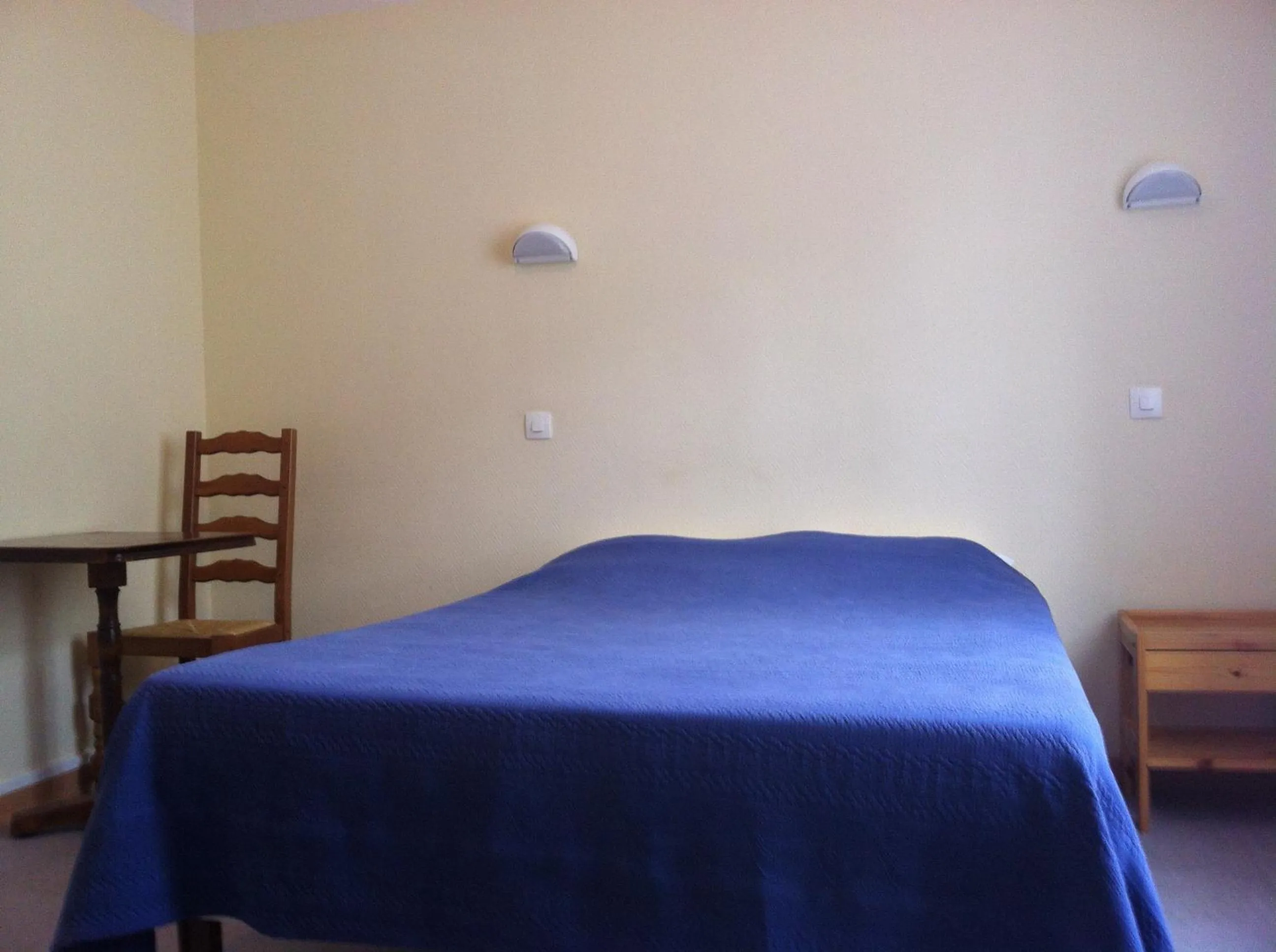 Bedroom in Le Commerce