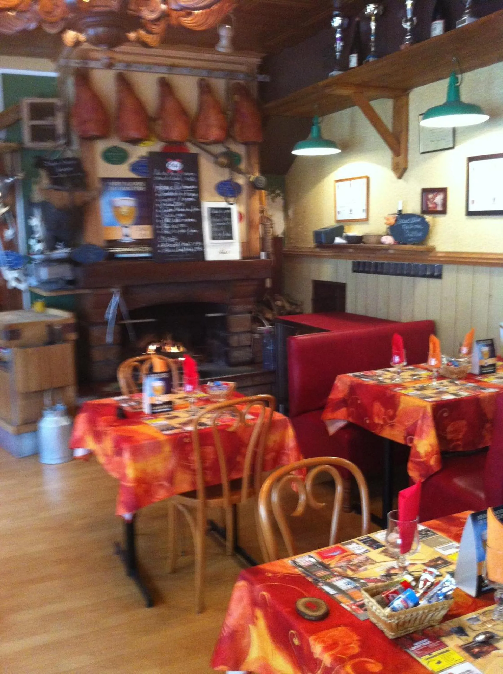 Restaurant/places to eat in Le Commerce