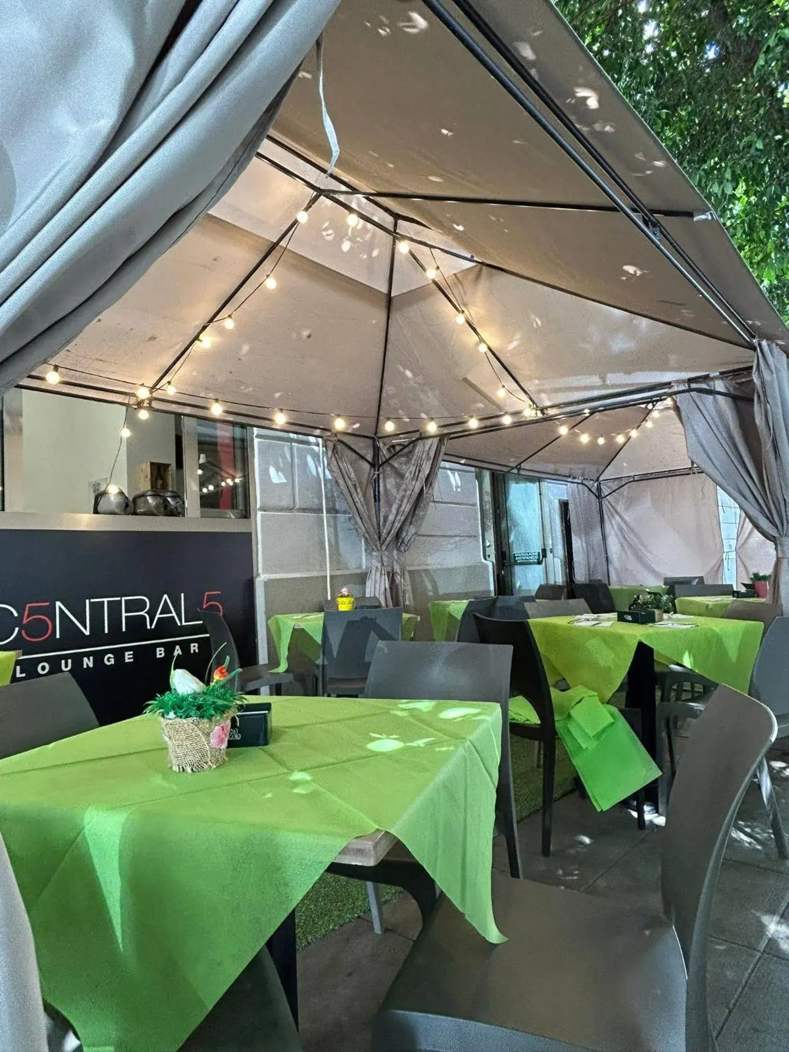 Restaurant/places to eat in 55 Aira Hotel Restaurant/places to eat in 55 Aira Hotel