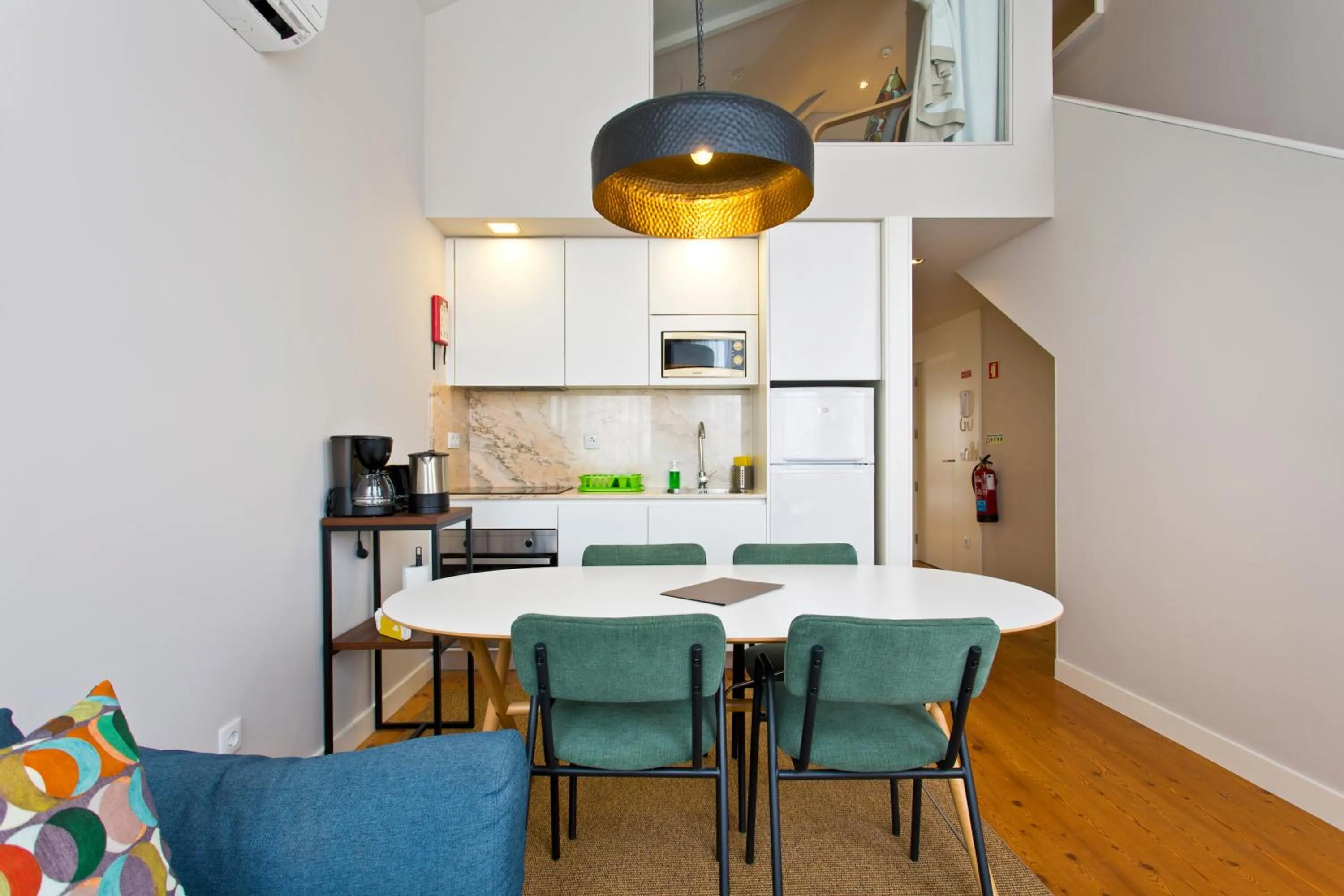 Kitchen or kitchenette in RVA - Porto Central Flats