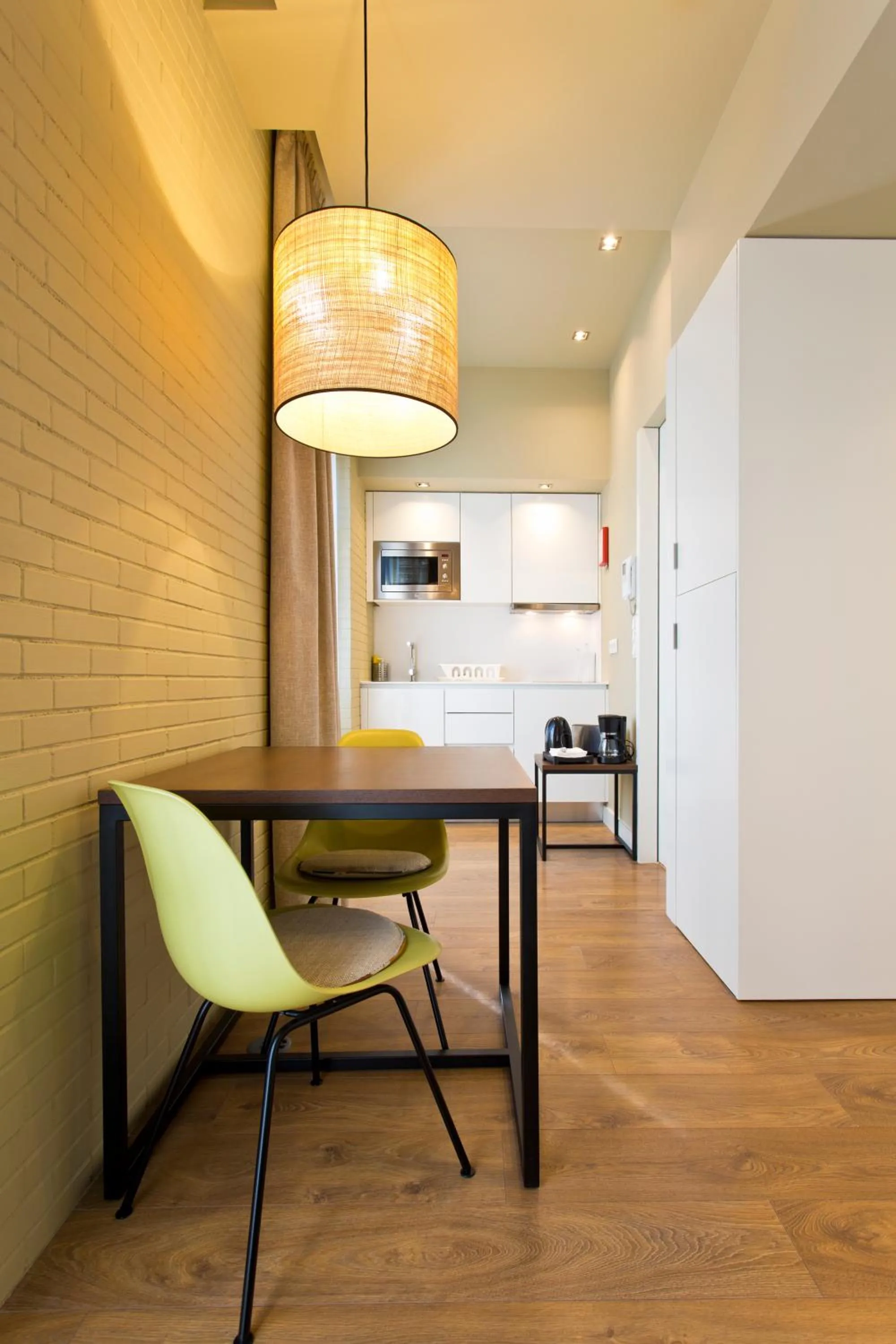 Dining area in RVA - Porto Central Flats