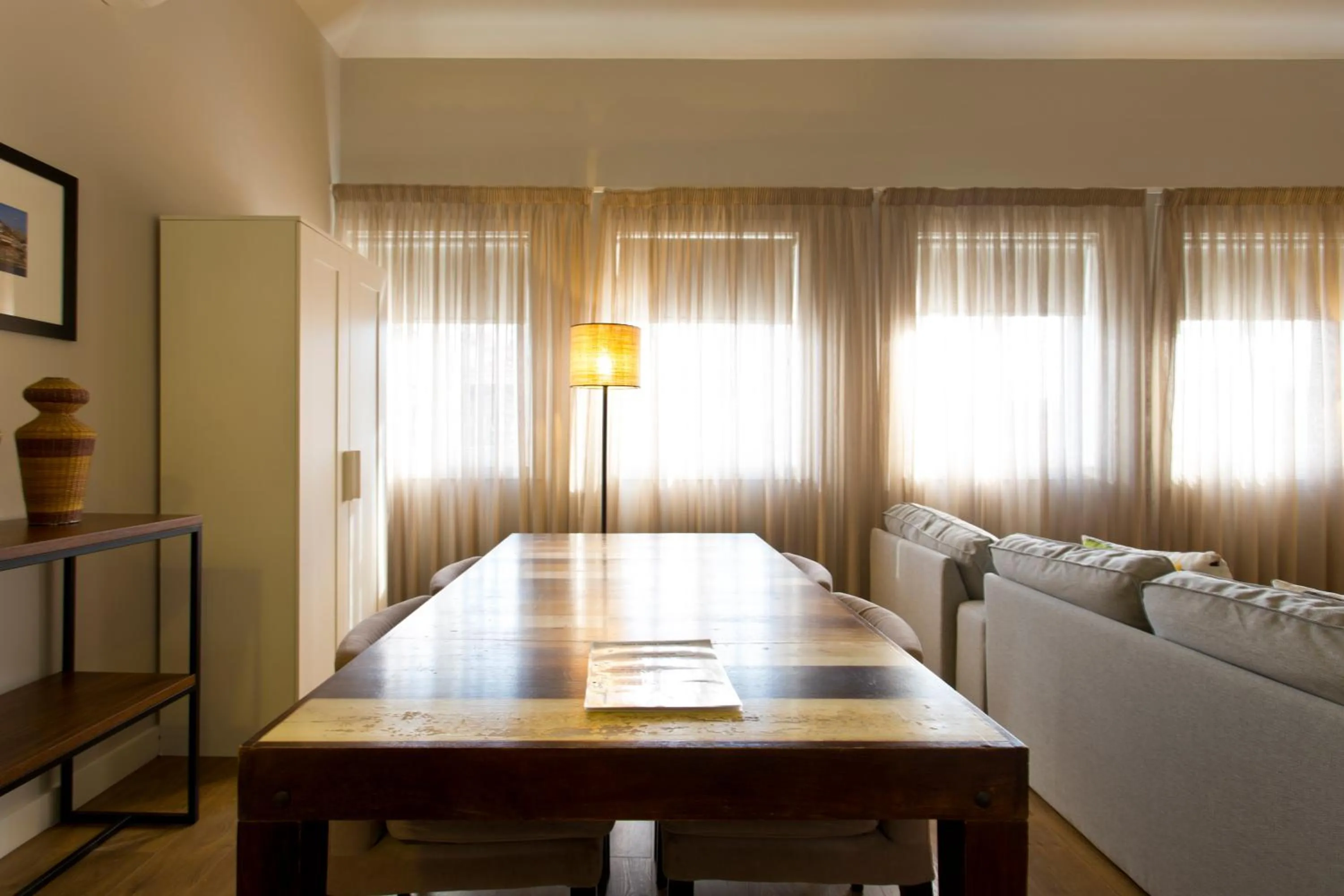 Dining area in RVA - Porto Central Flats