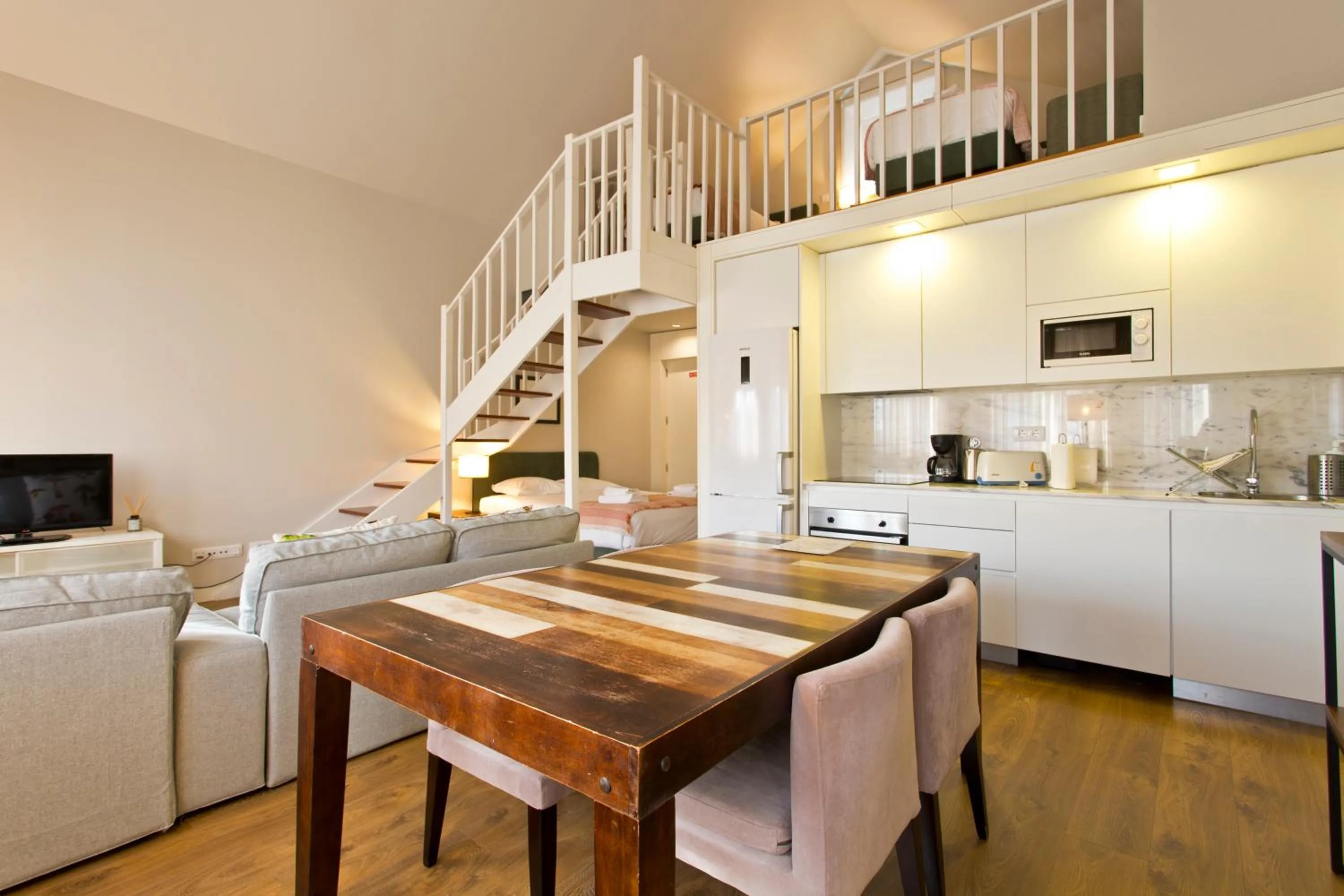 Kitchen or kitchenette in RVA - Porto Central Flats