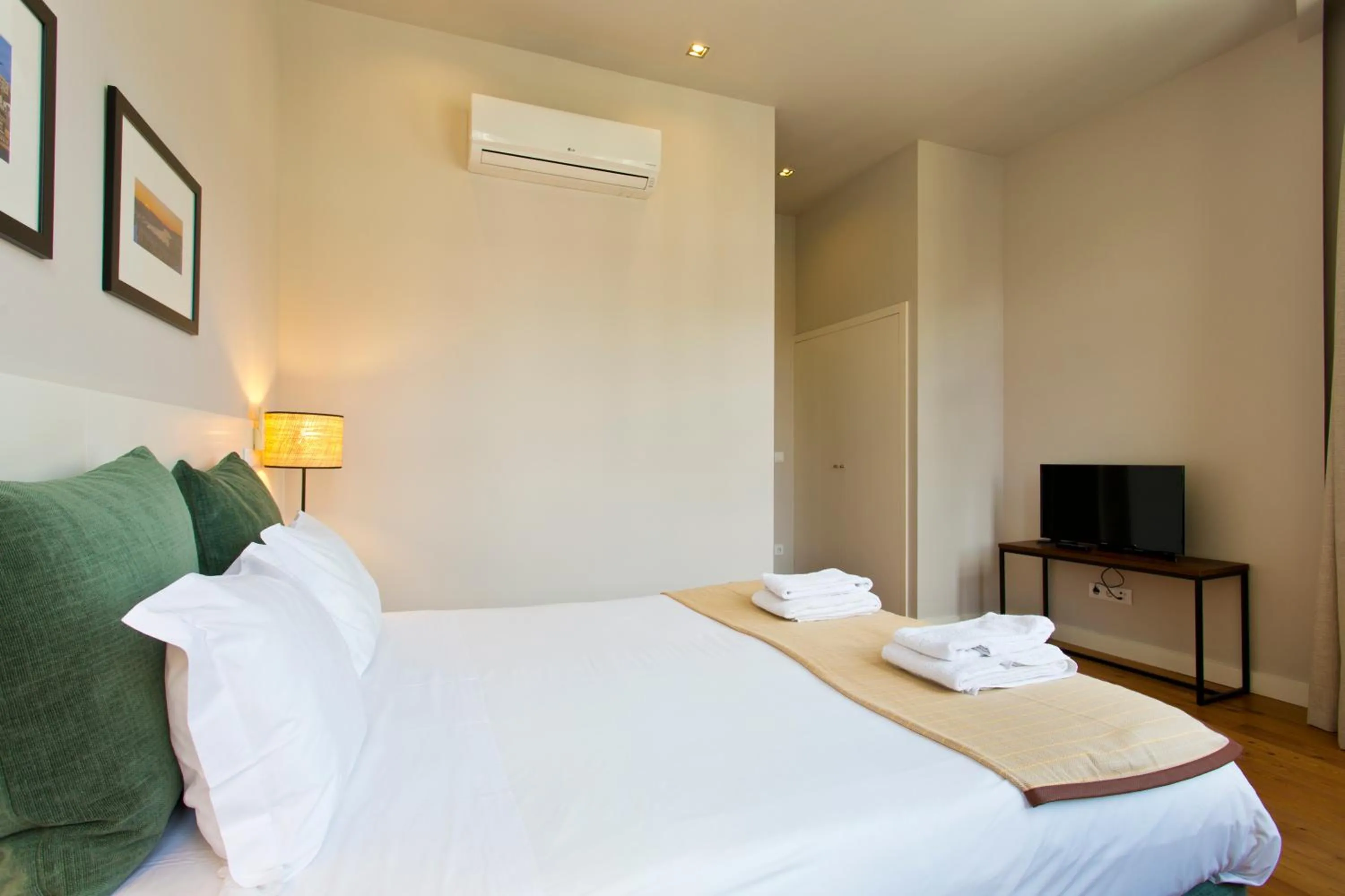 Bed in RVA - Porto Central Flats