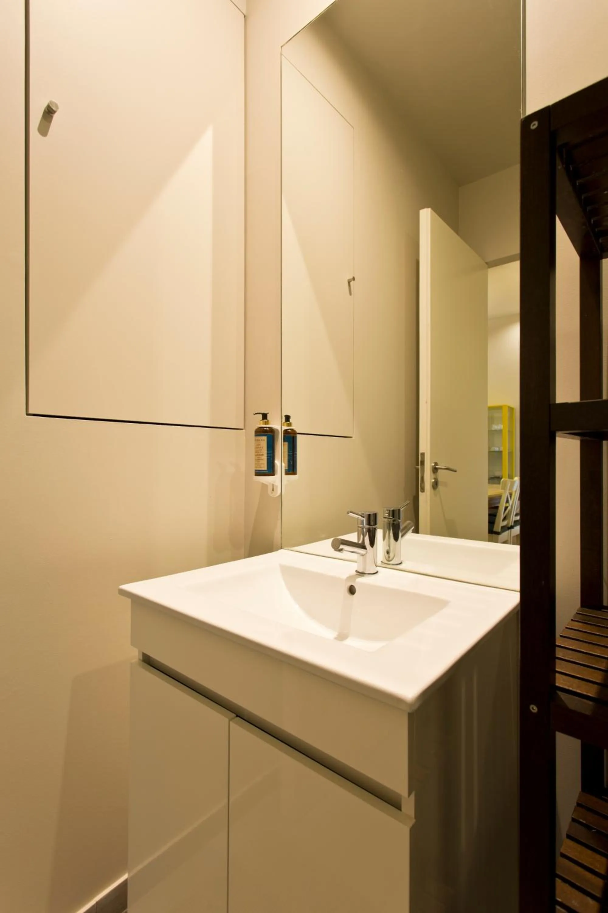 Toilet in RVA - Porto Central Flats