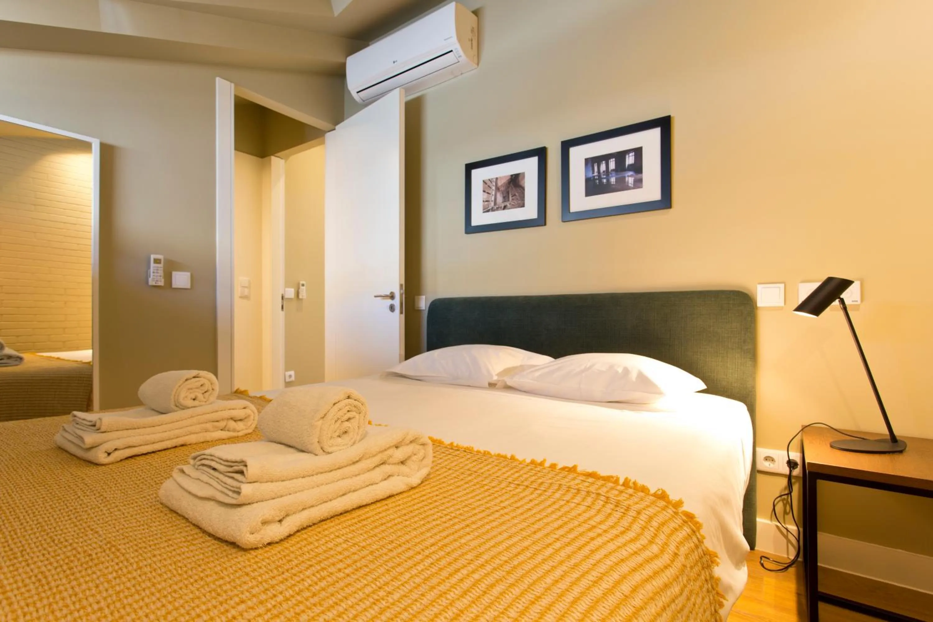 Bed in RVA - Porto Central Flats