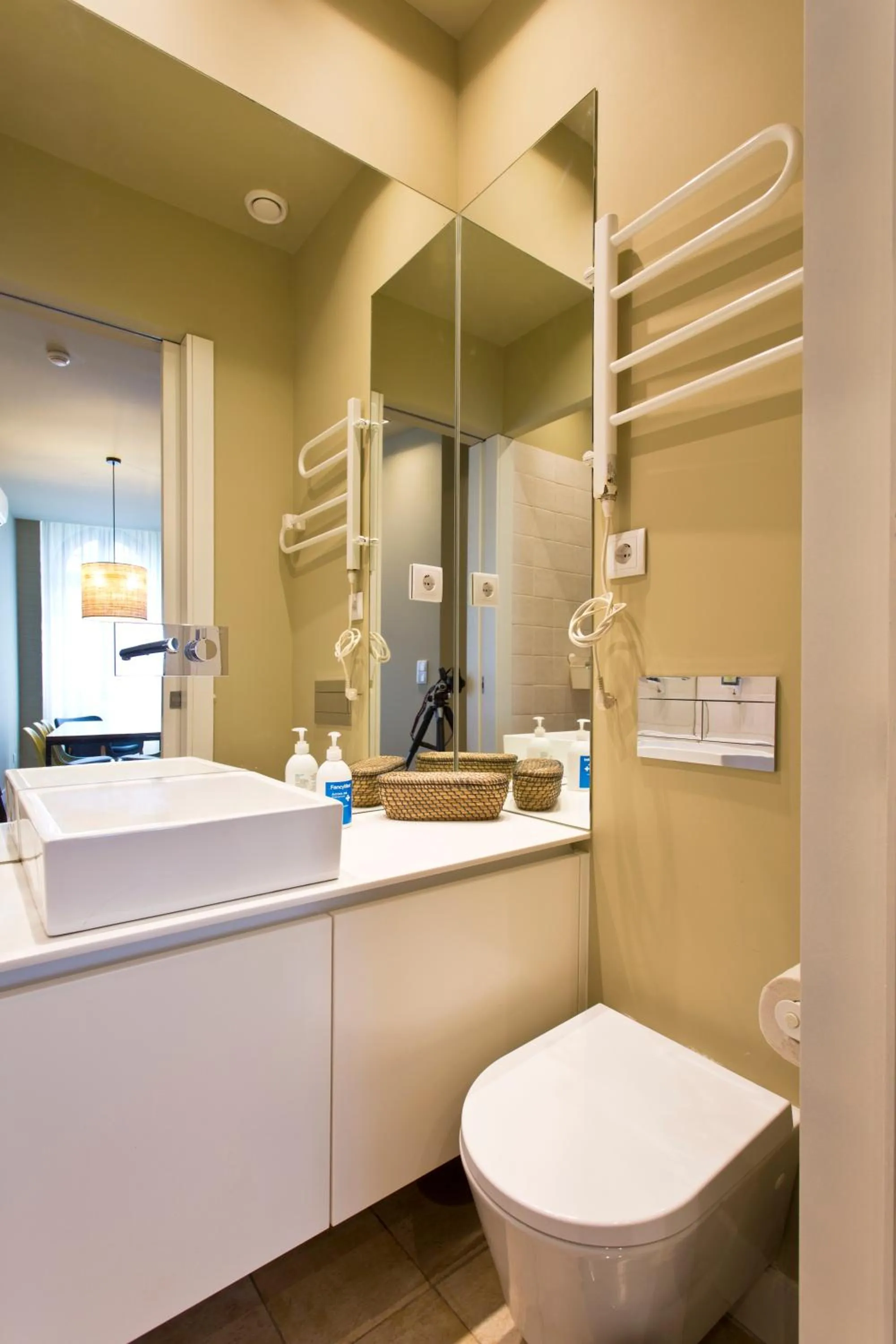 Toilet in RVA - Porto Central Flats