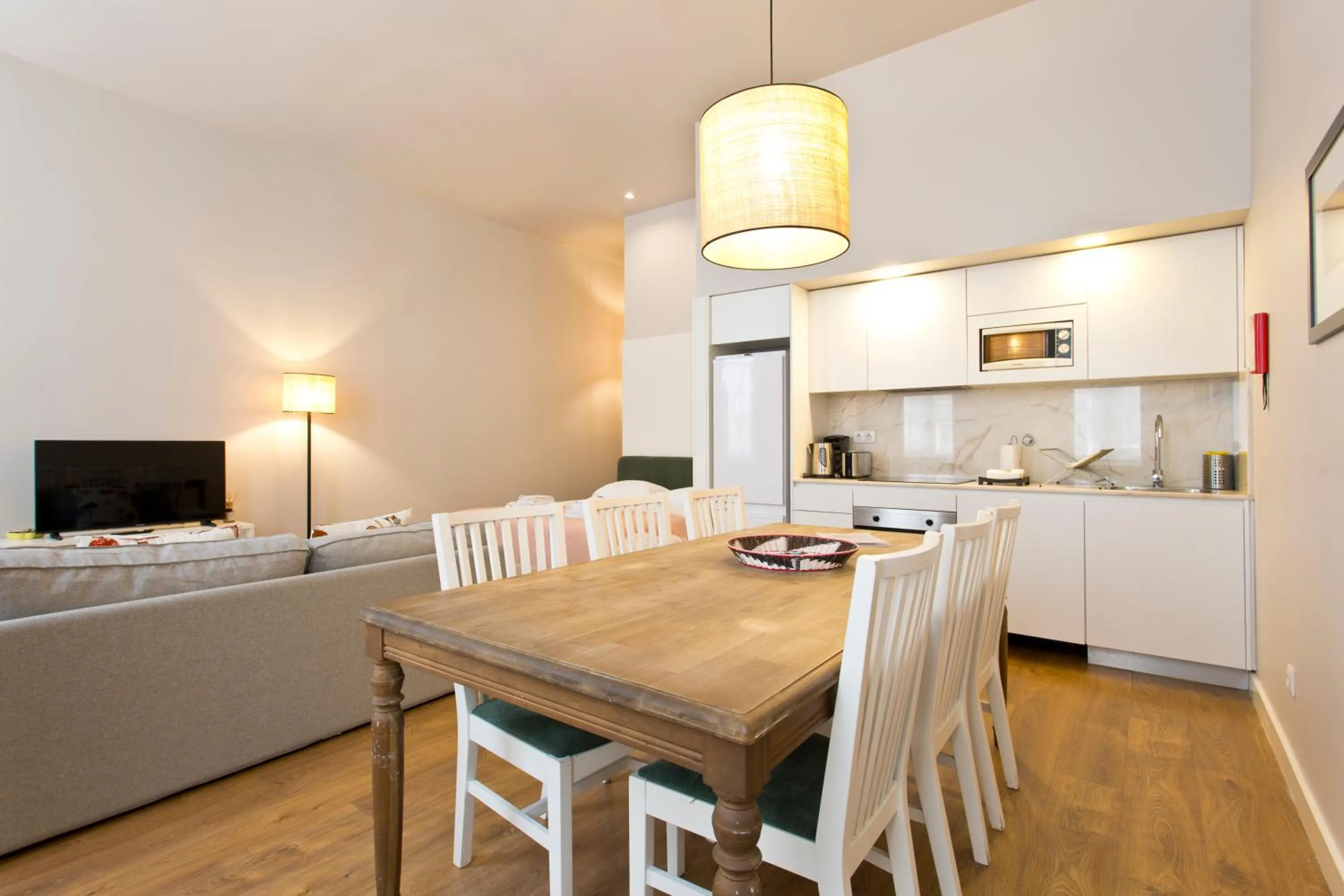 Dining area in RVA - Porto Central Flats