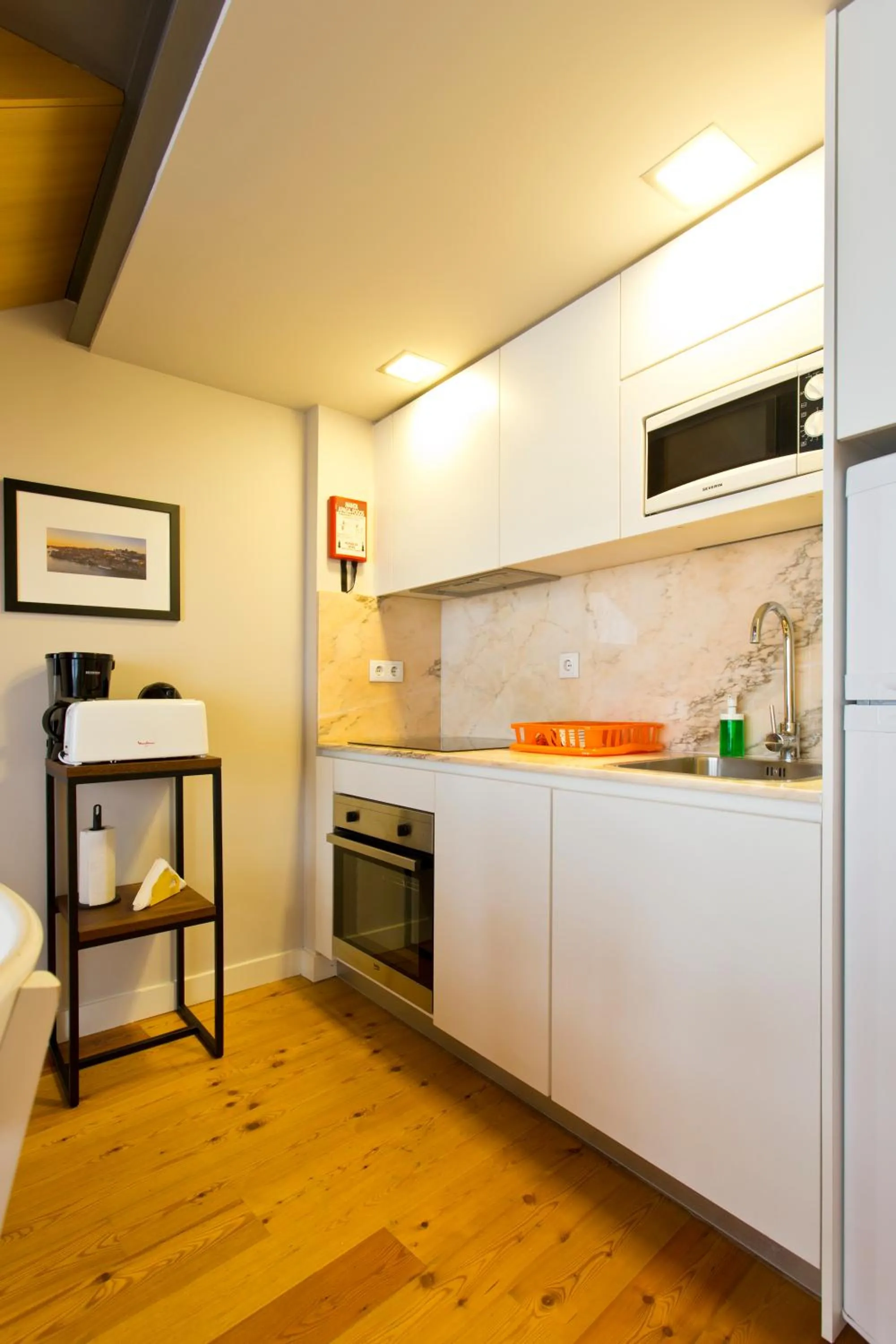 Kitchen or kitchenette in RVA - Porto Central Flats